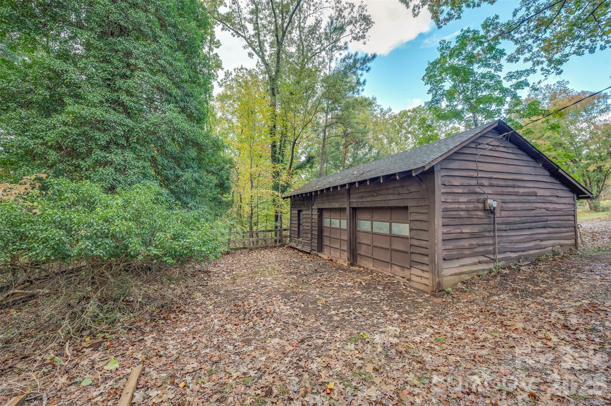 936 Golden Road Property Photo 34
