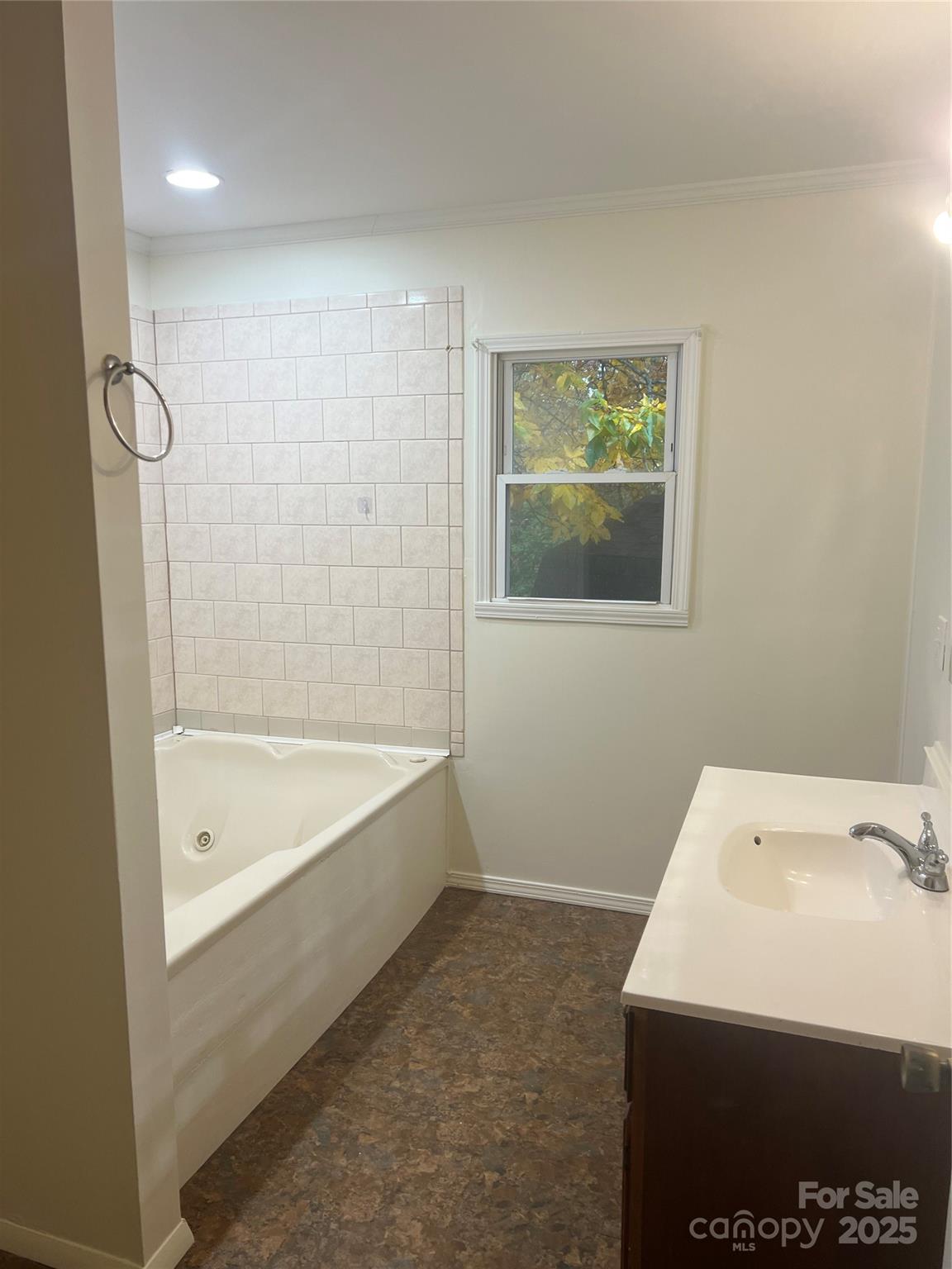 243 Governors View Property Photo 12