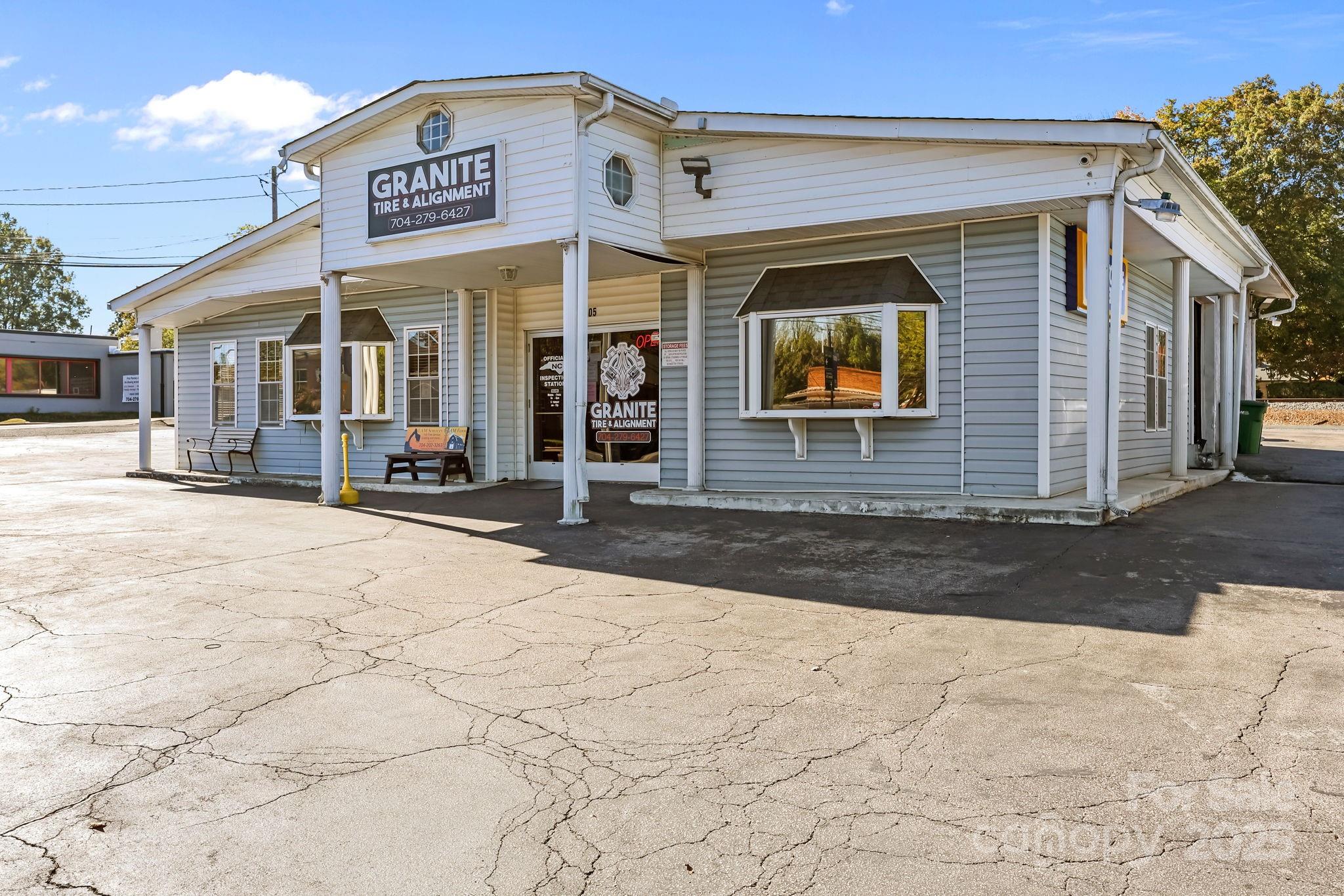 105 N Salisbury, Gq Avenue Property Photo 2