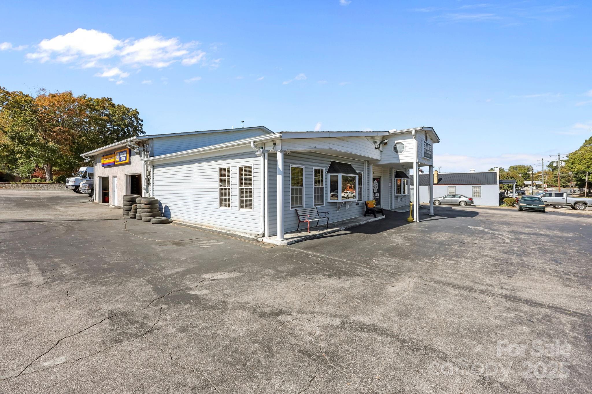 105 N Salisbury, Gq Avenue Property Photo 12