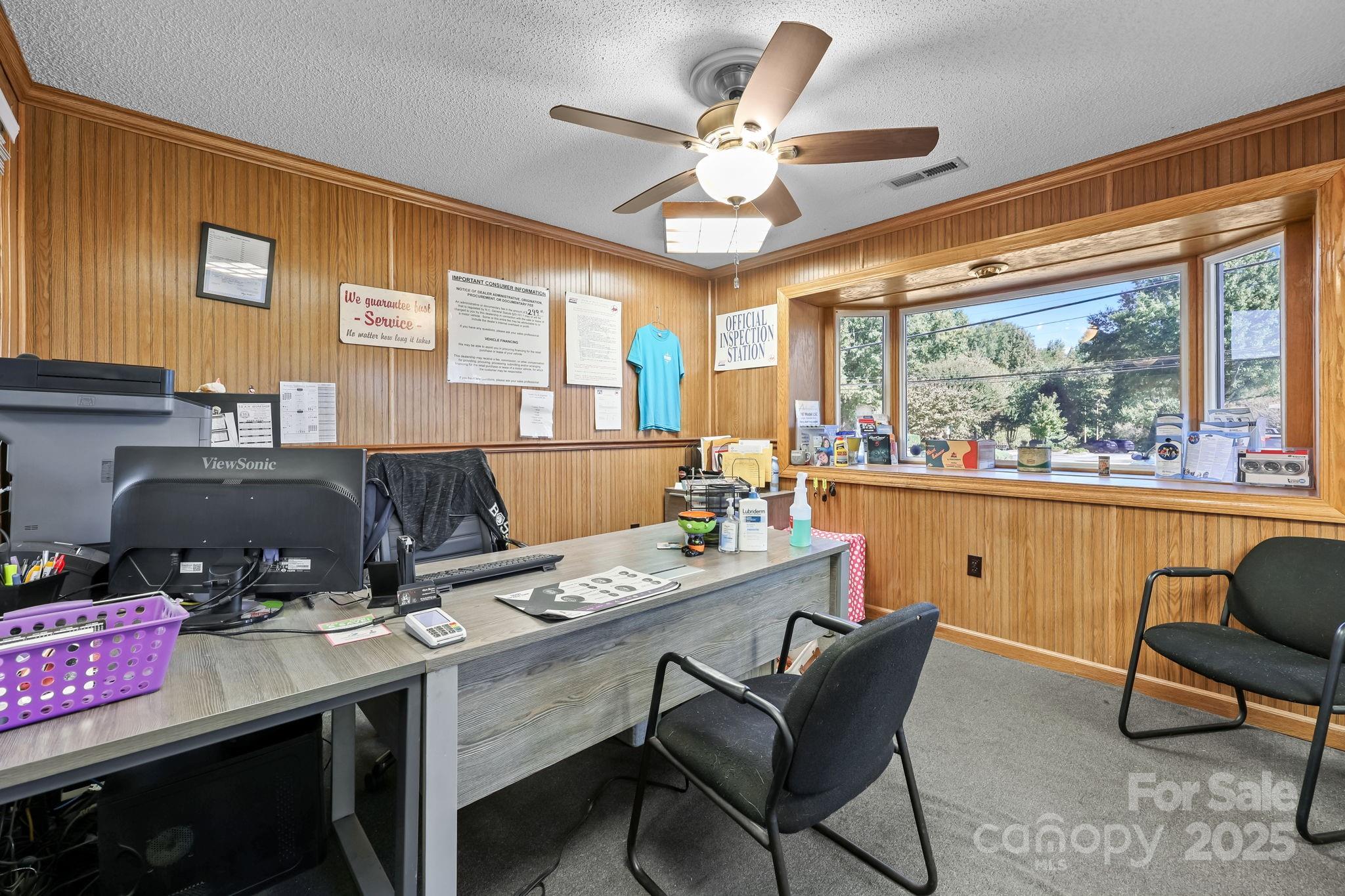 105 N Salisbury, Gq Avenue Property Photo 17