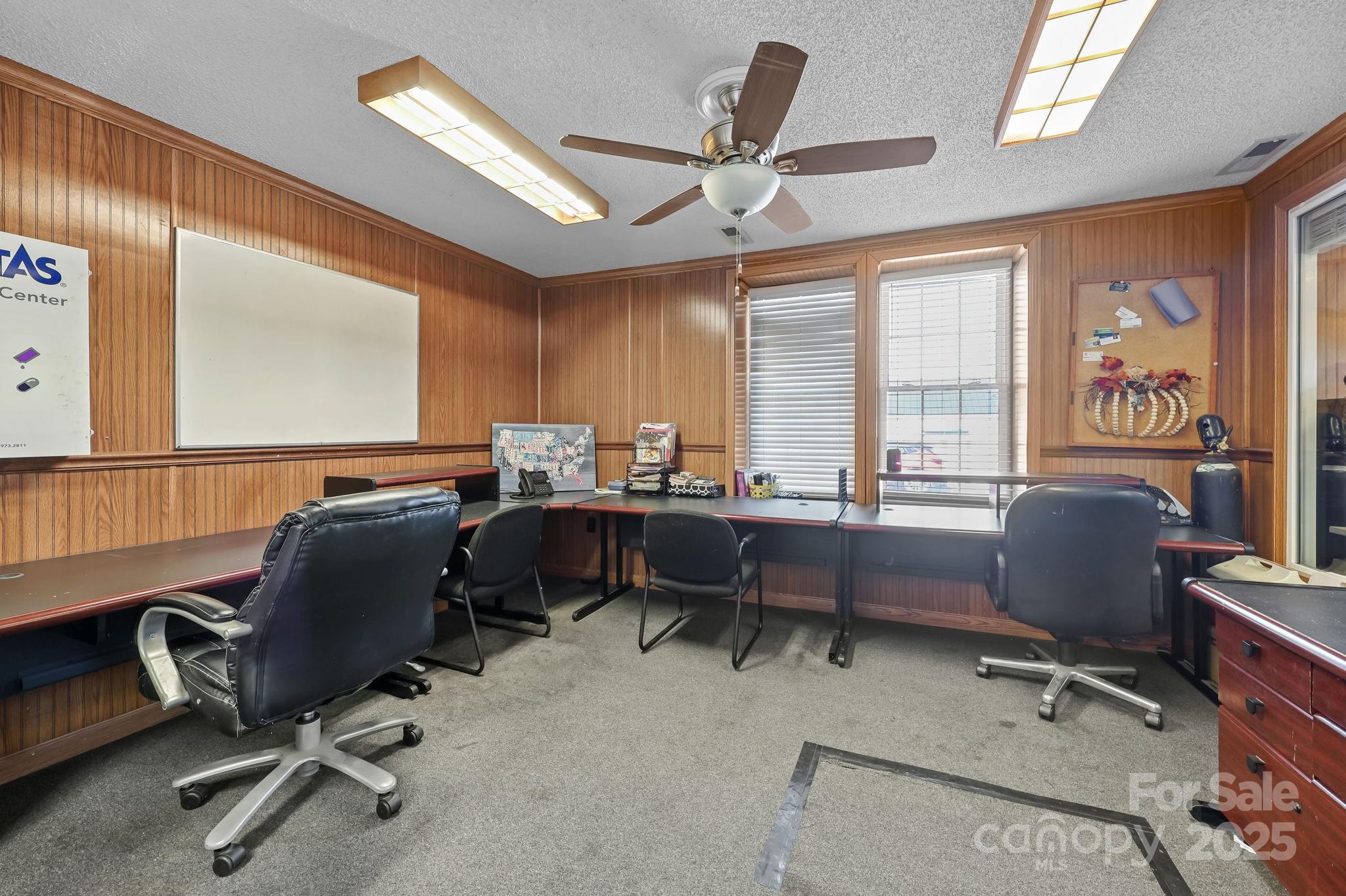 105 N Salisbury, Gq Avenue Property Photo 19