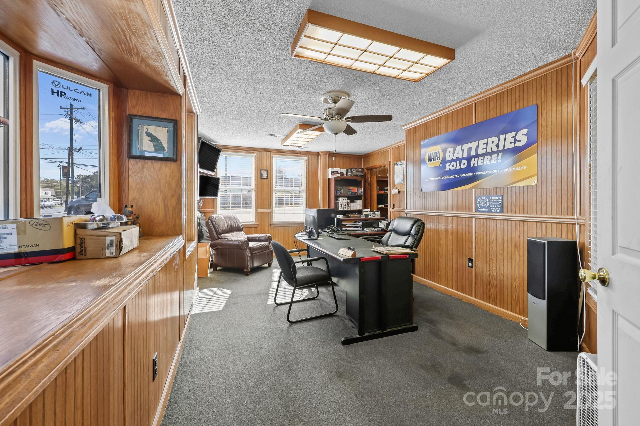 105 N Salisbury, Gq Avenue Property Photo 23