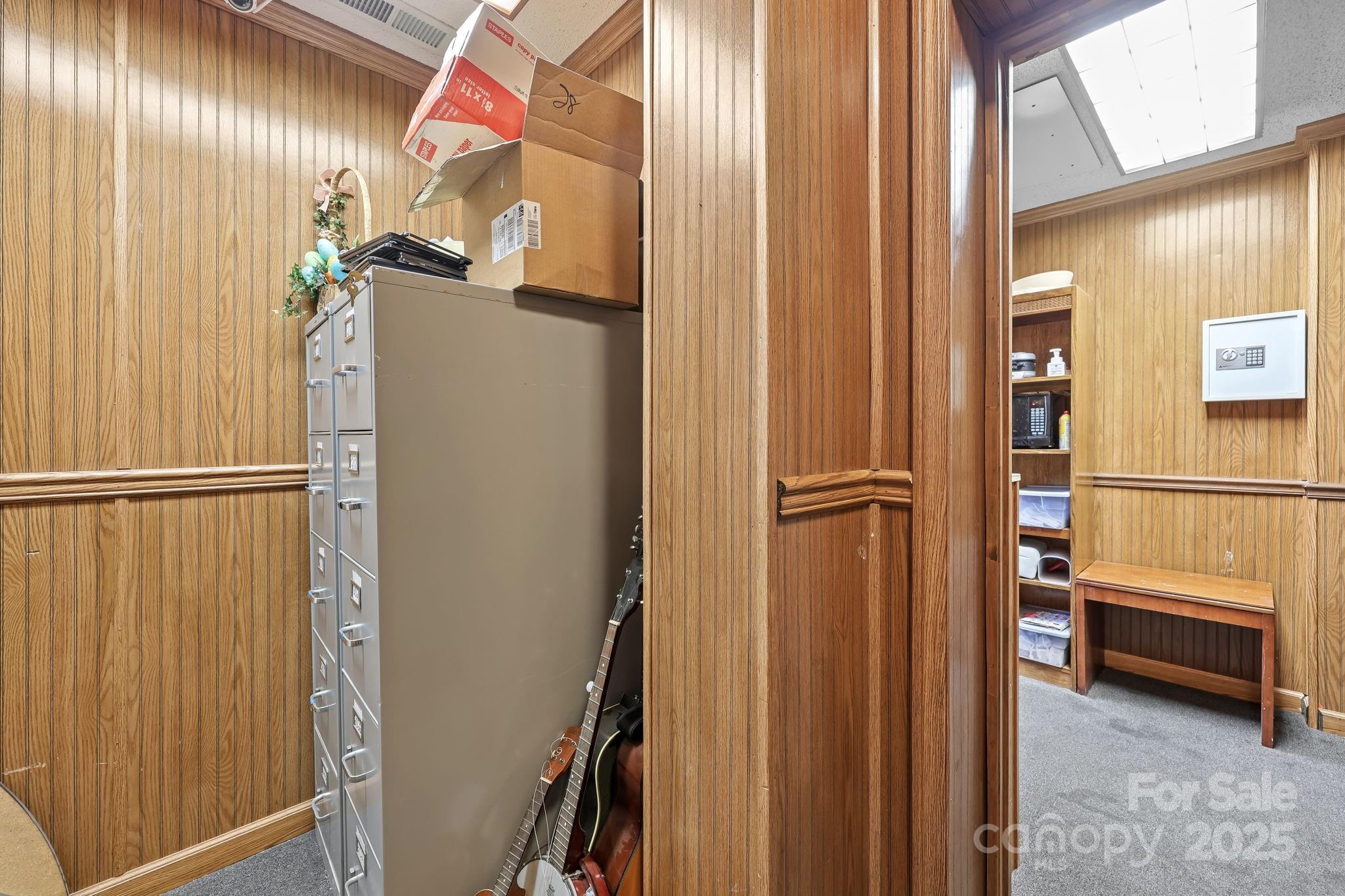 105 N Salisbury, Gq Avenue Property Photo 26