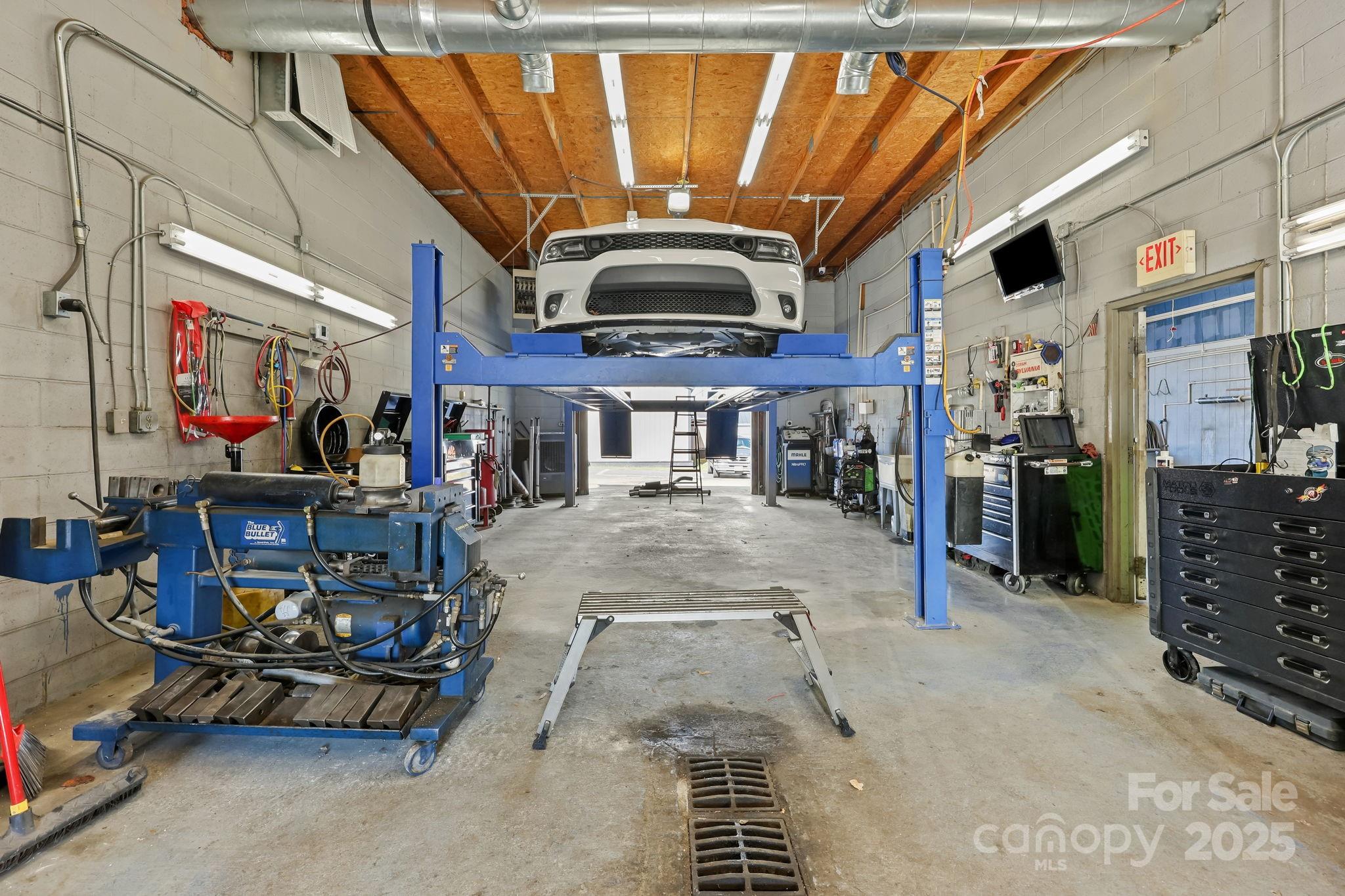 105 N Salisbury, Gq Avenue Property Photo 33