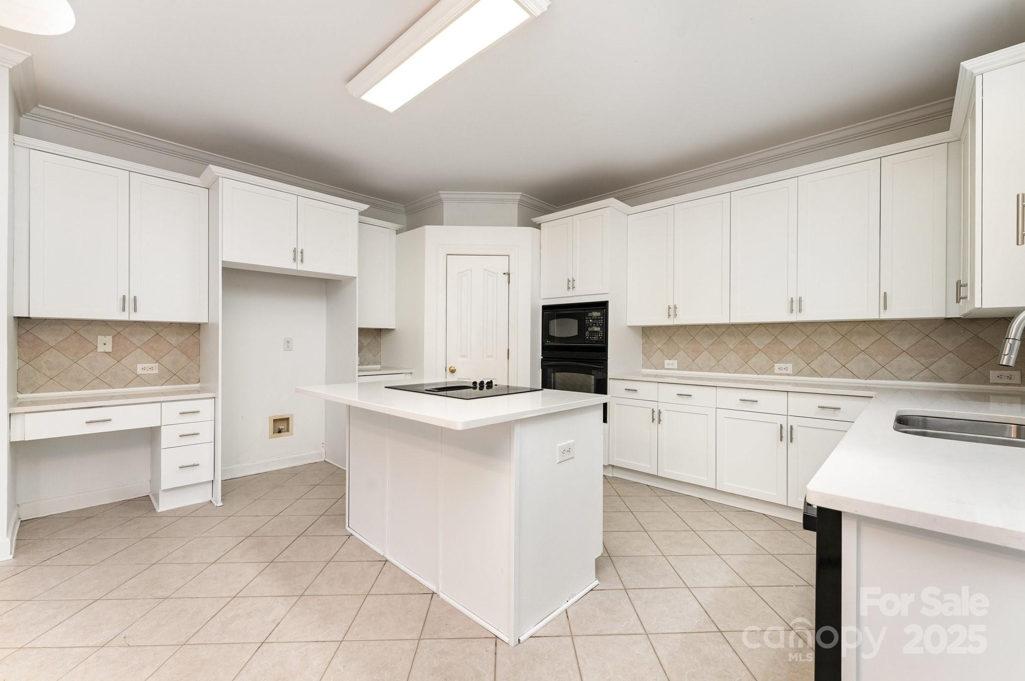 14333 Maclauren Lane Property Photo 12