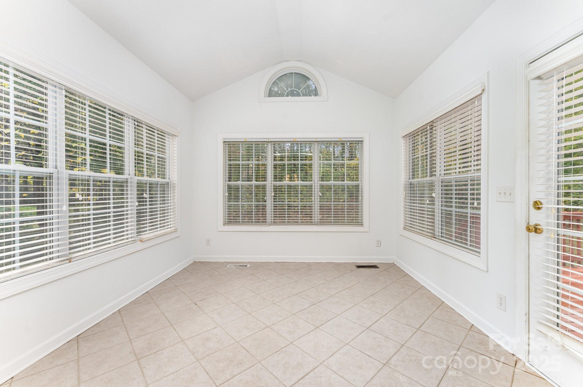 14333 Maclauren Lane Property Photo 14