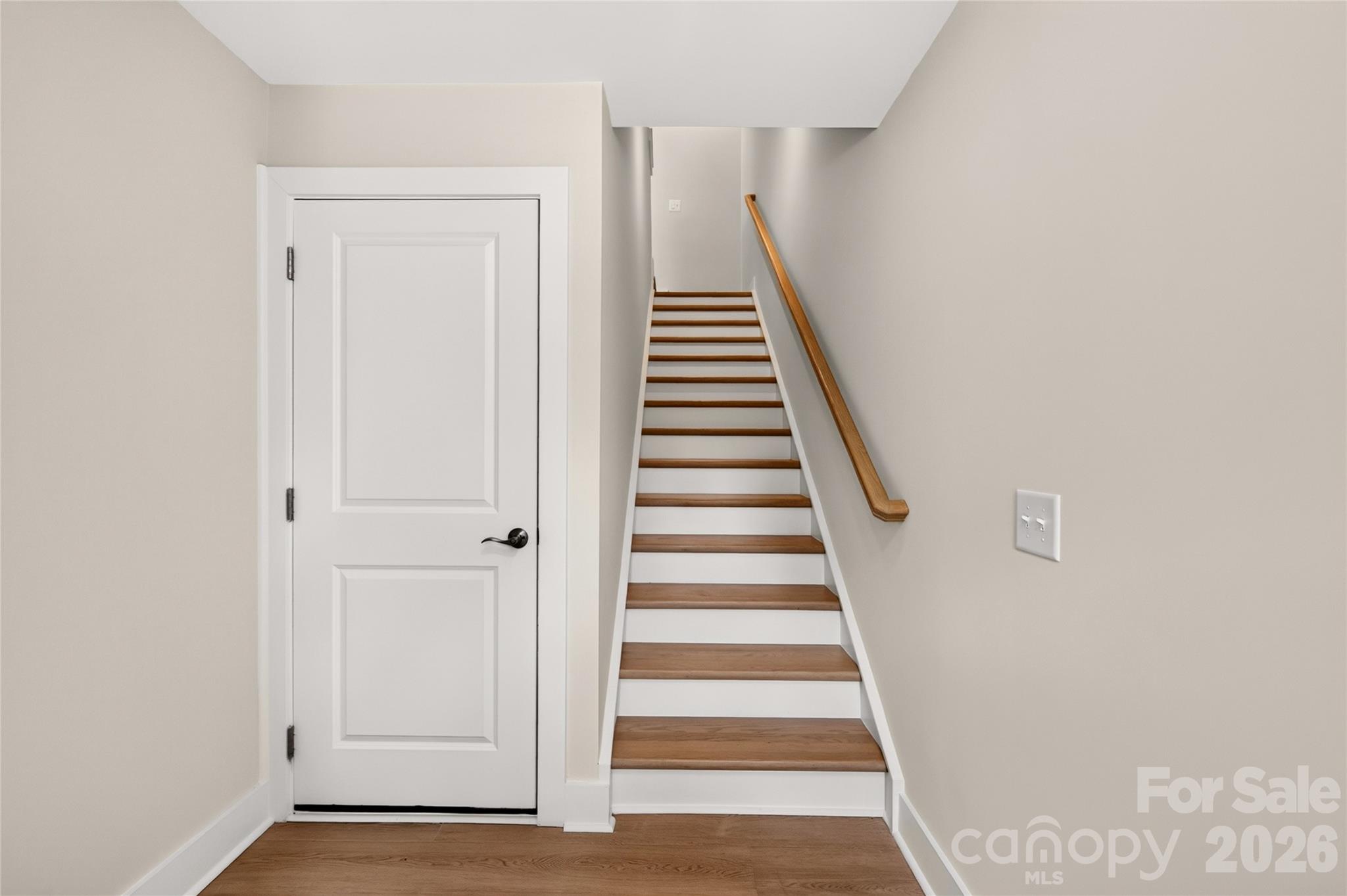 1530 Levy Way Property Photo 6