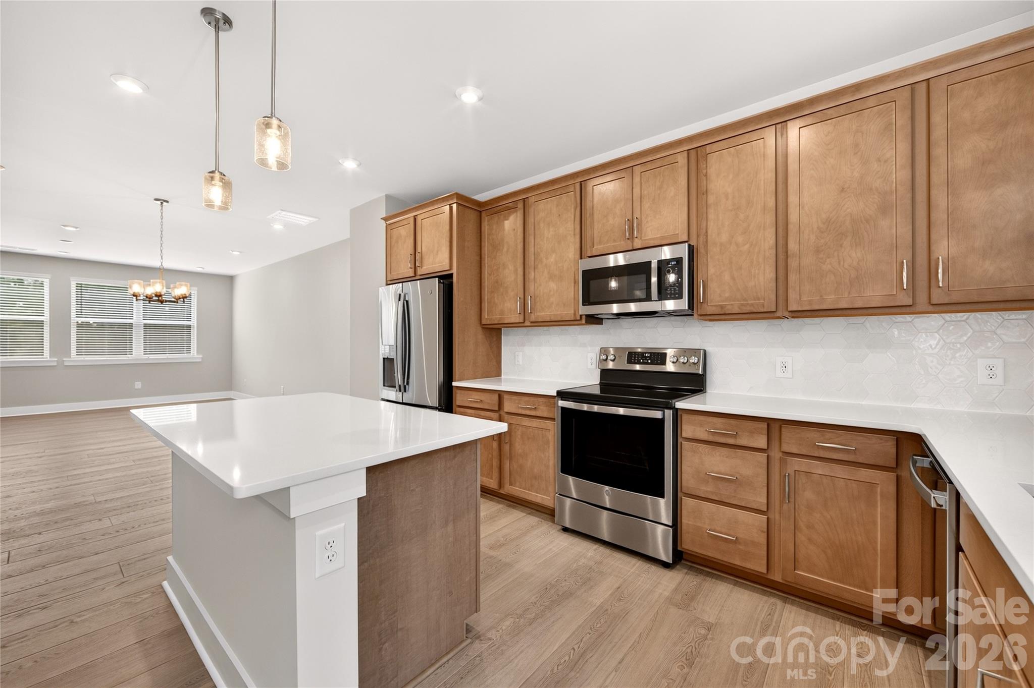 1530 Levy Way Property Photo 8