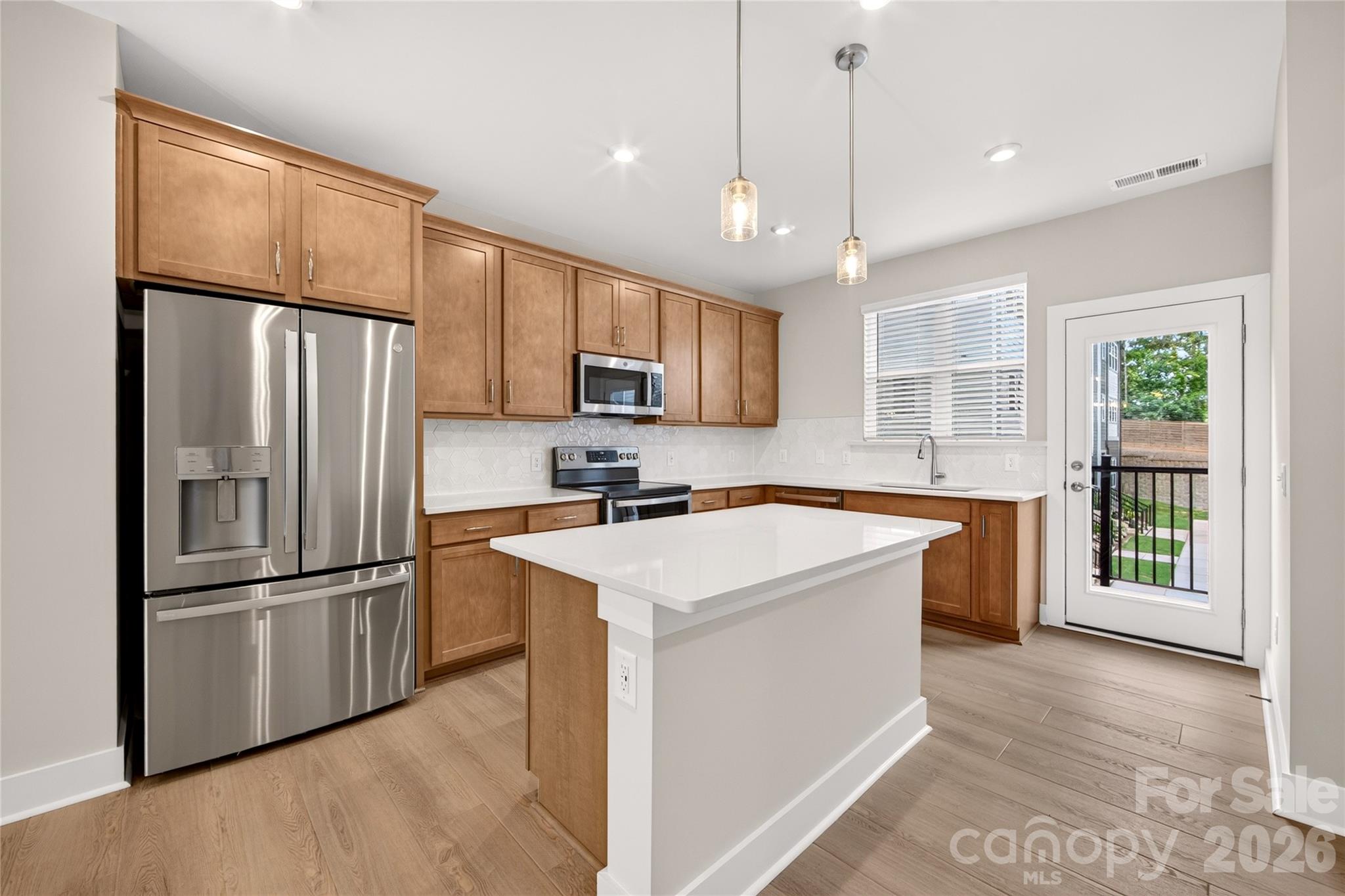 1530 Levy Way Property Photo 10