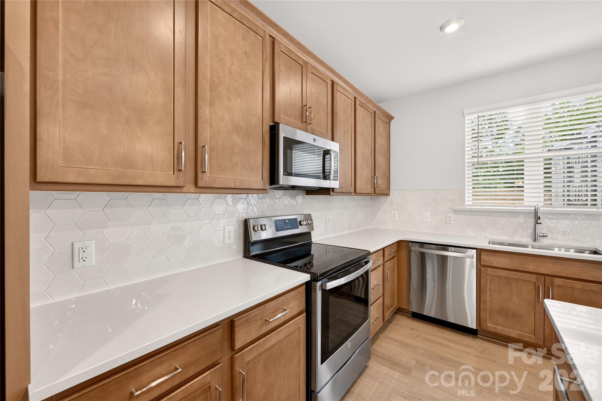 1530 Levy Way Property Photo 12