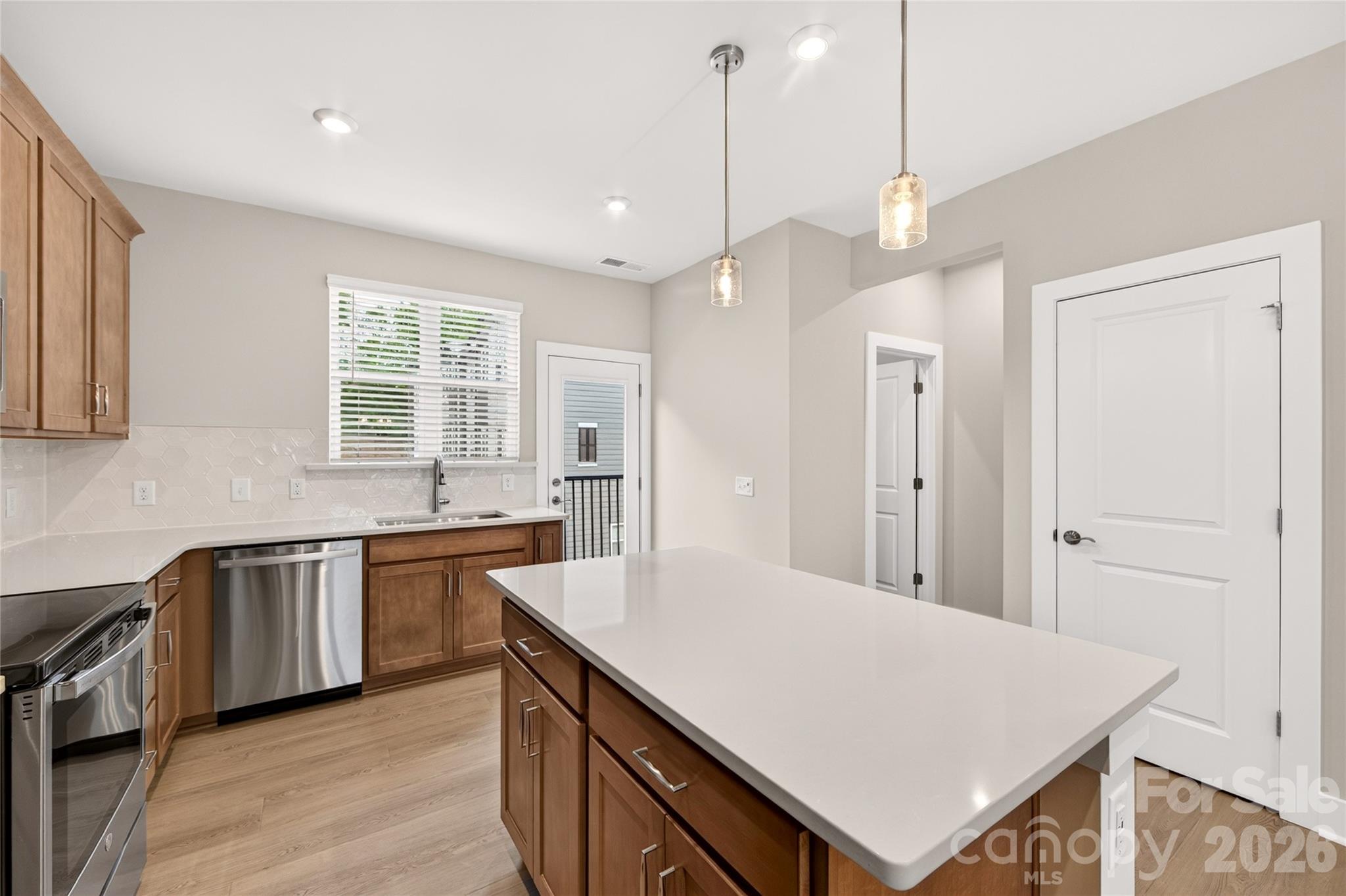 1530 Levy Way Property Photo 14