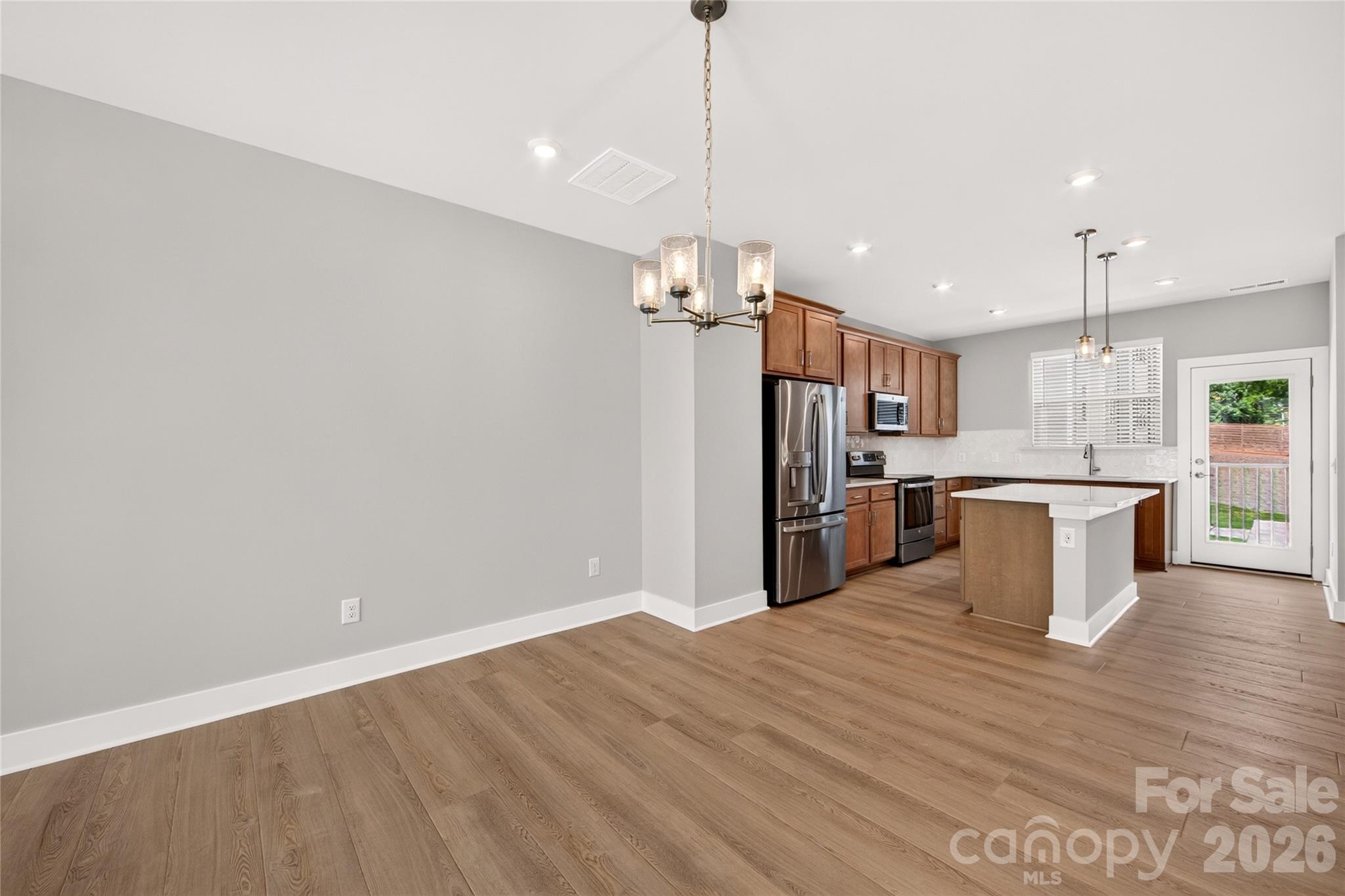 1530 Levy Way Property Photo 21