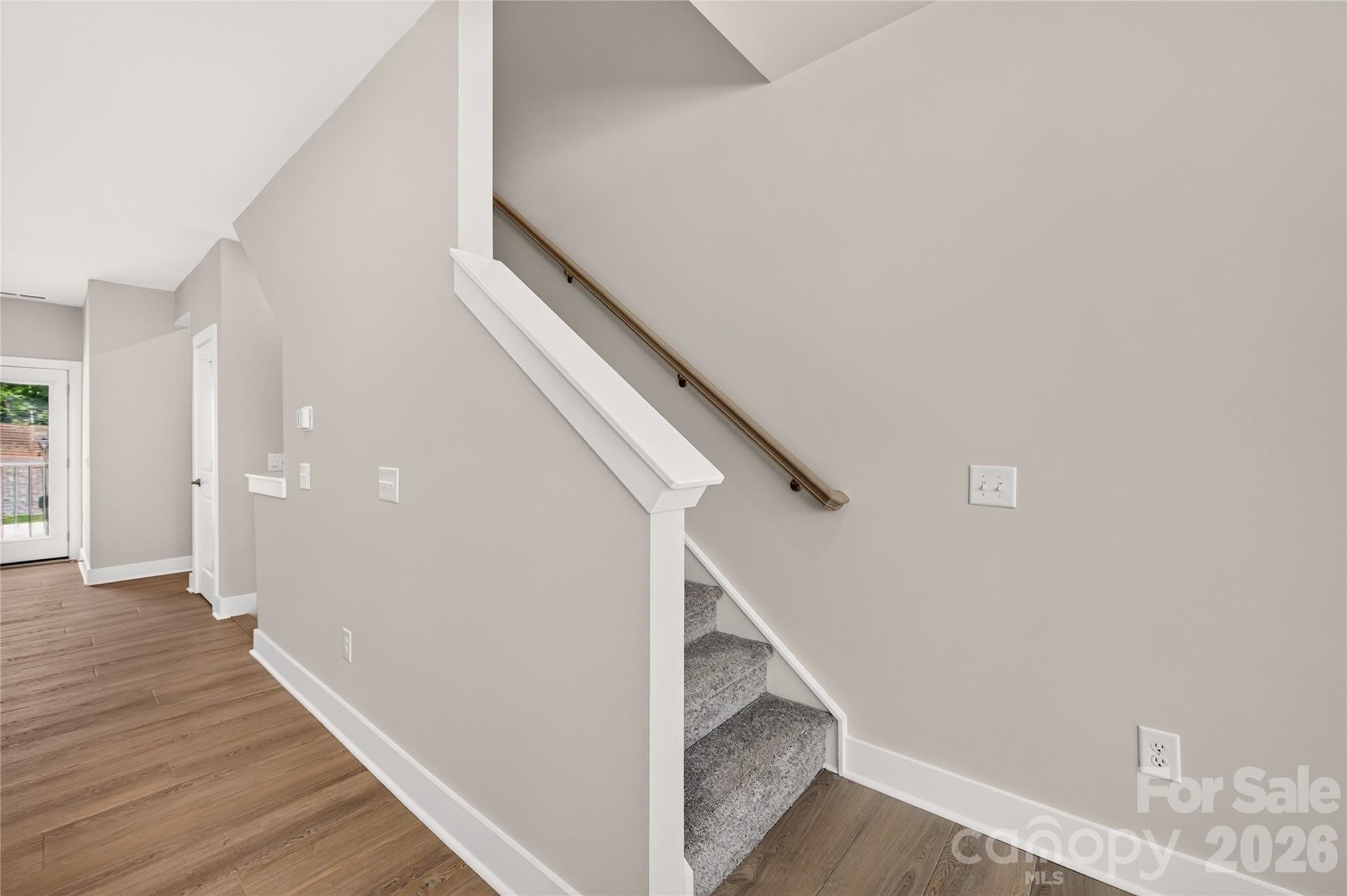 1530 Levy Way Property Photo 28