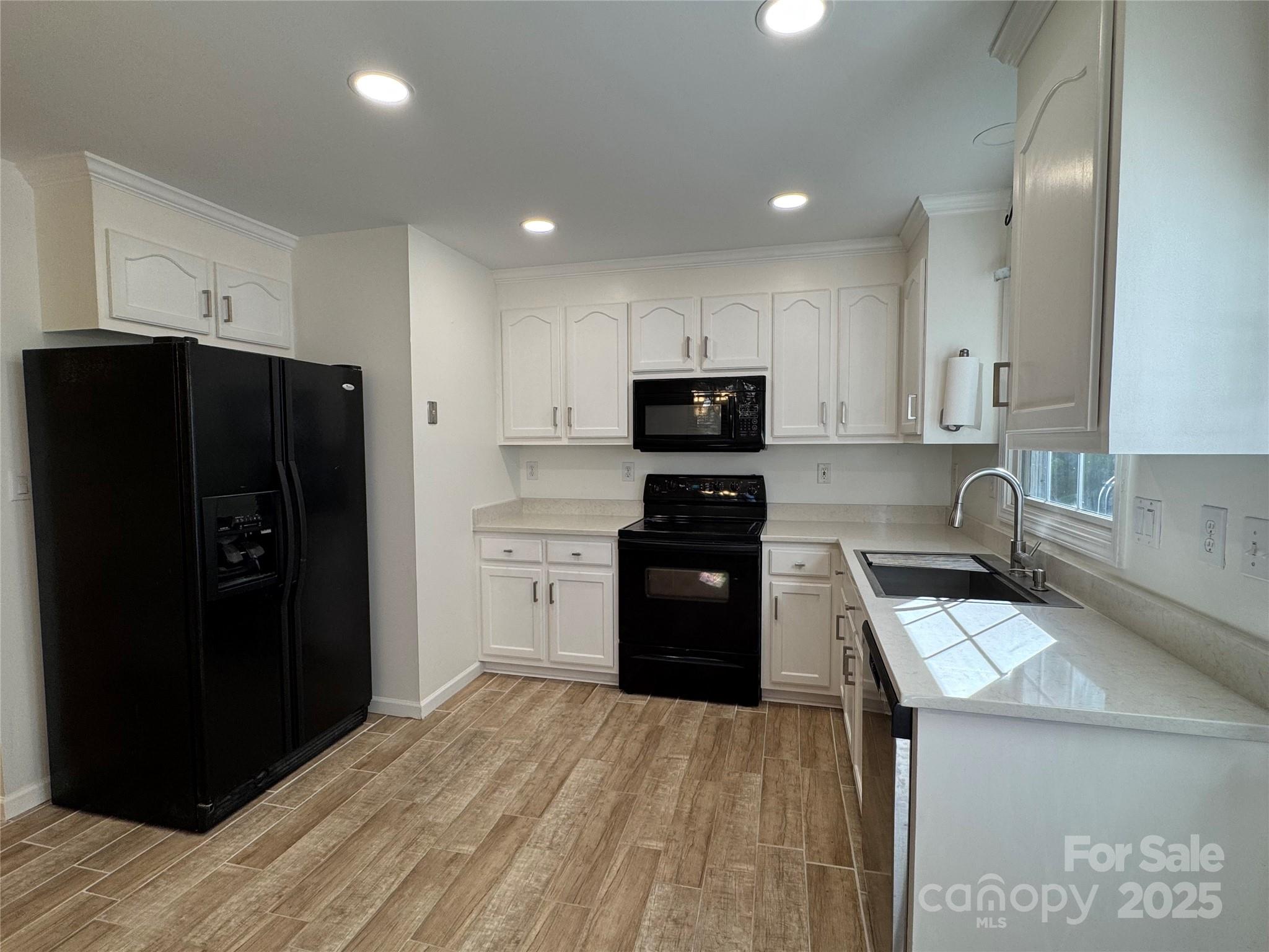 314 E Louisiana Avenue Property Photo 3