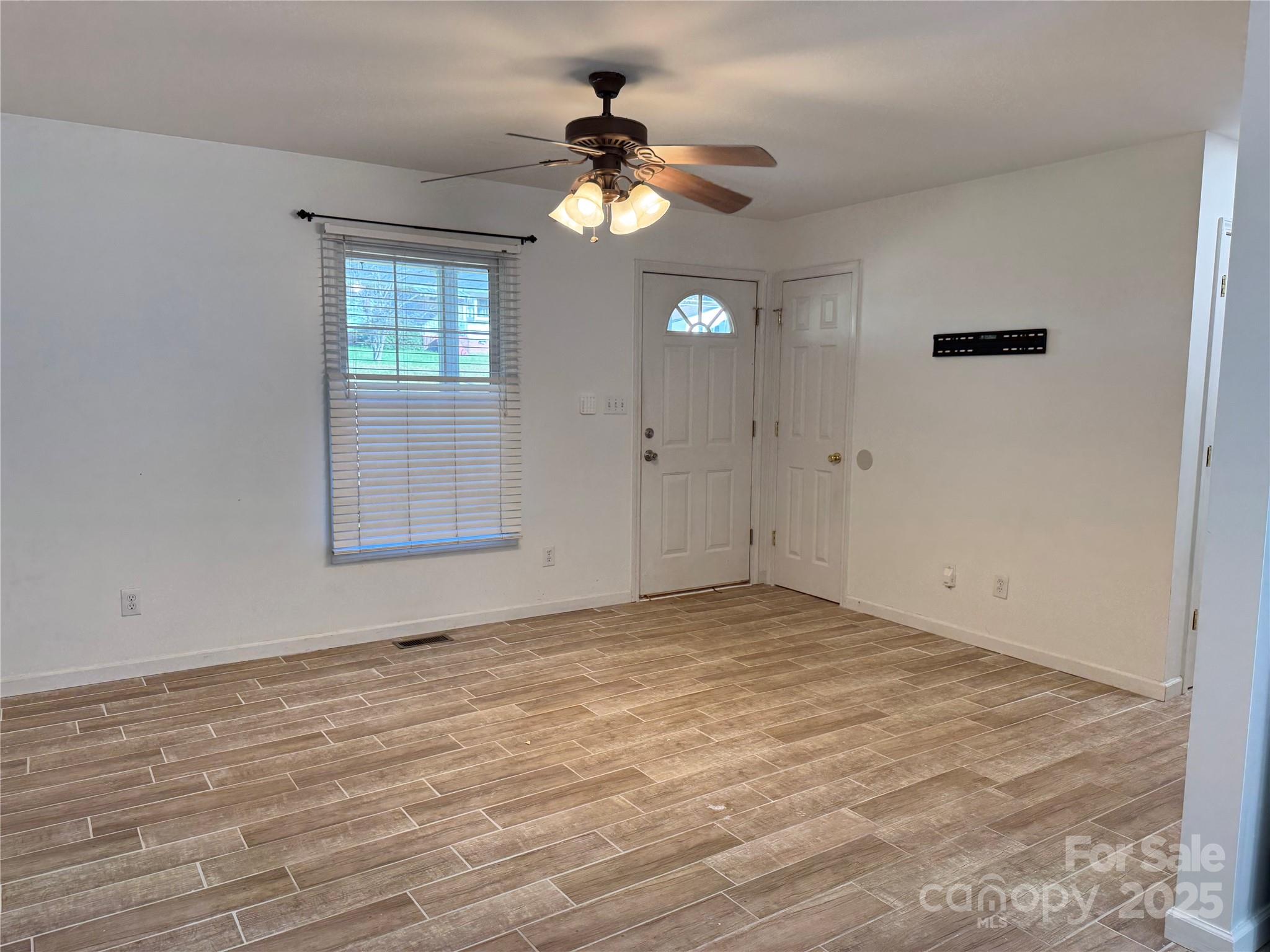 314 E Louisiana Avenue Property Photo 5