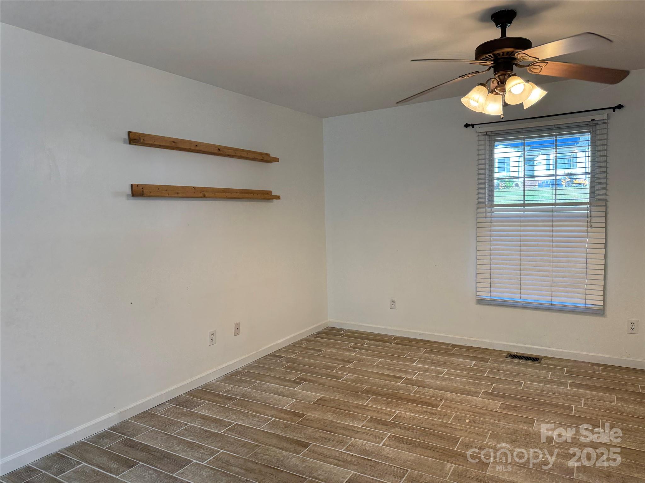 314 E Louisiana Avenue Property Photo 6