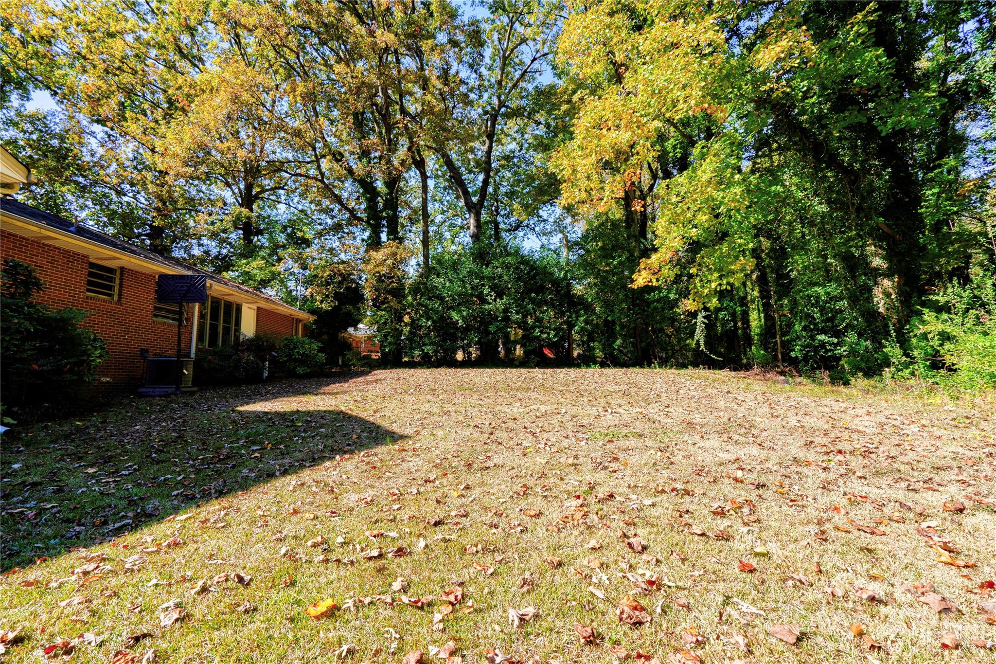 711 Groves Street Property Photo 38