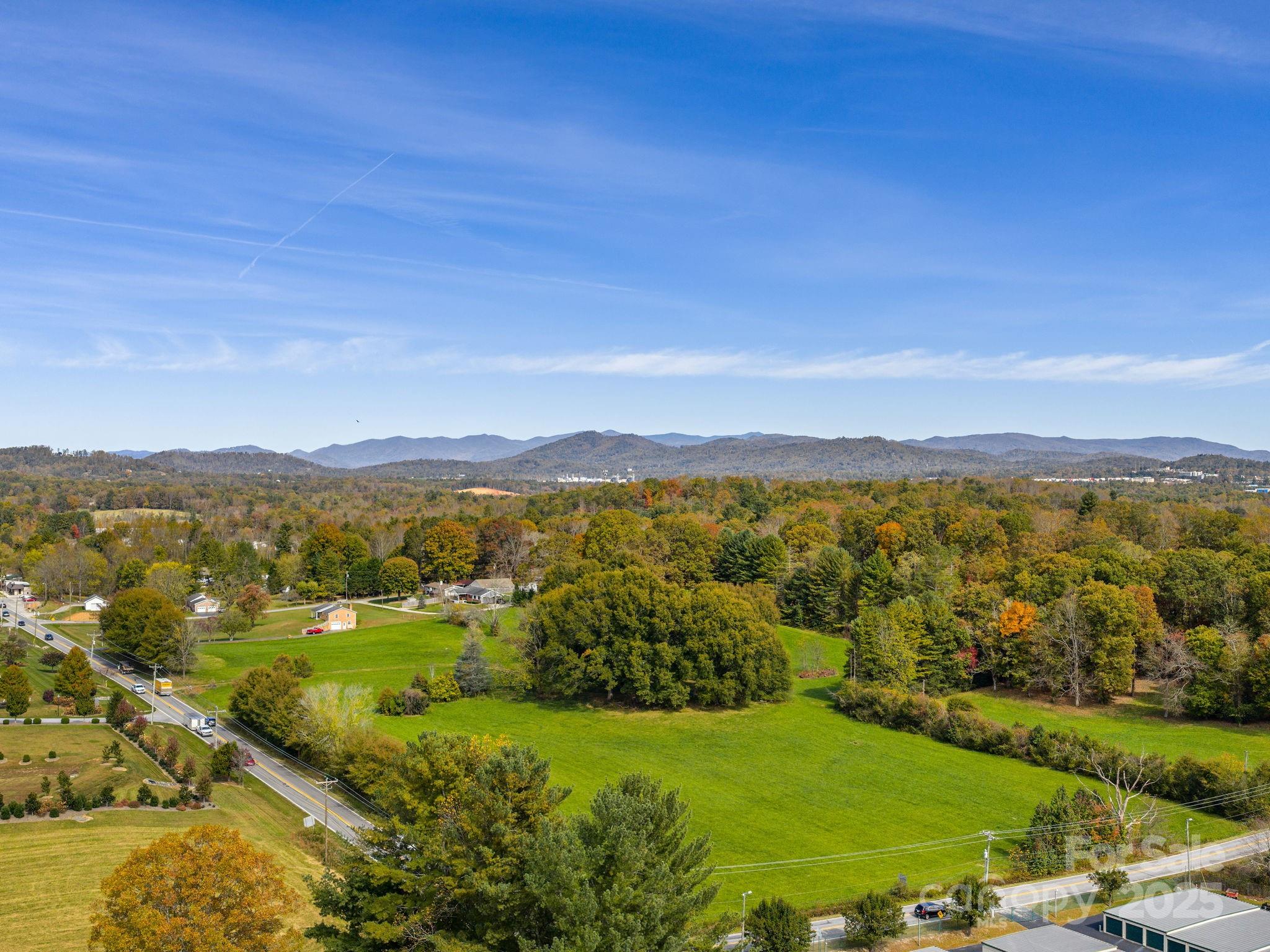 5620 Old Haywood Road Property Photo 7