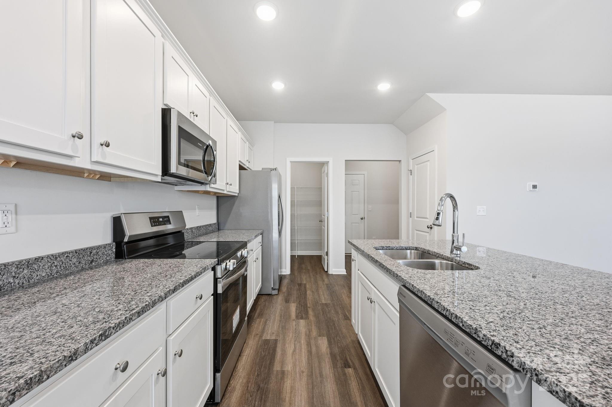 129 Pumice Drive Property Photo 4