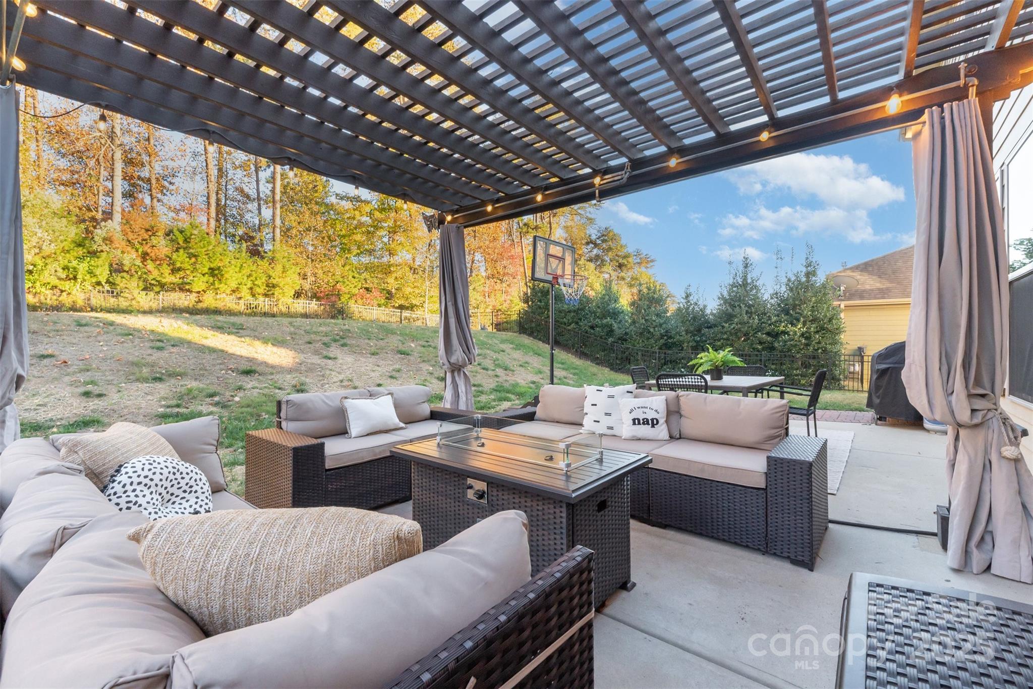 1331 Cilantro Court Property Photo 33