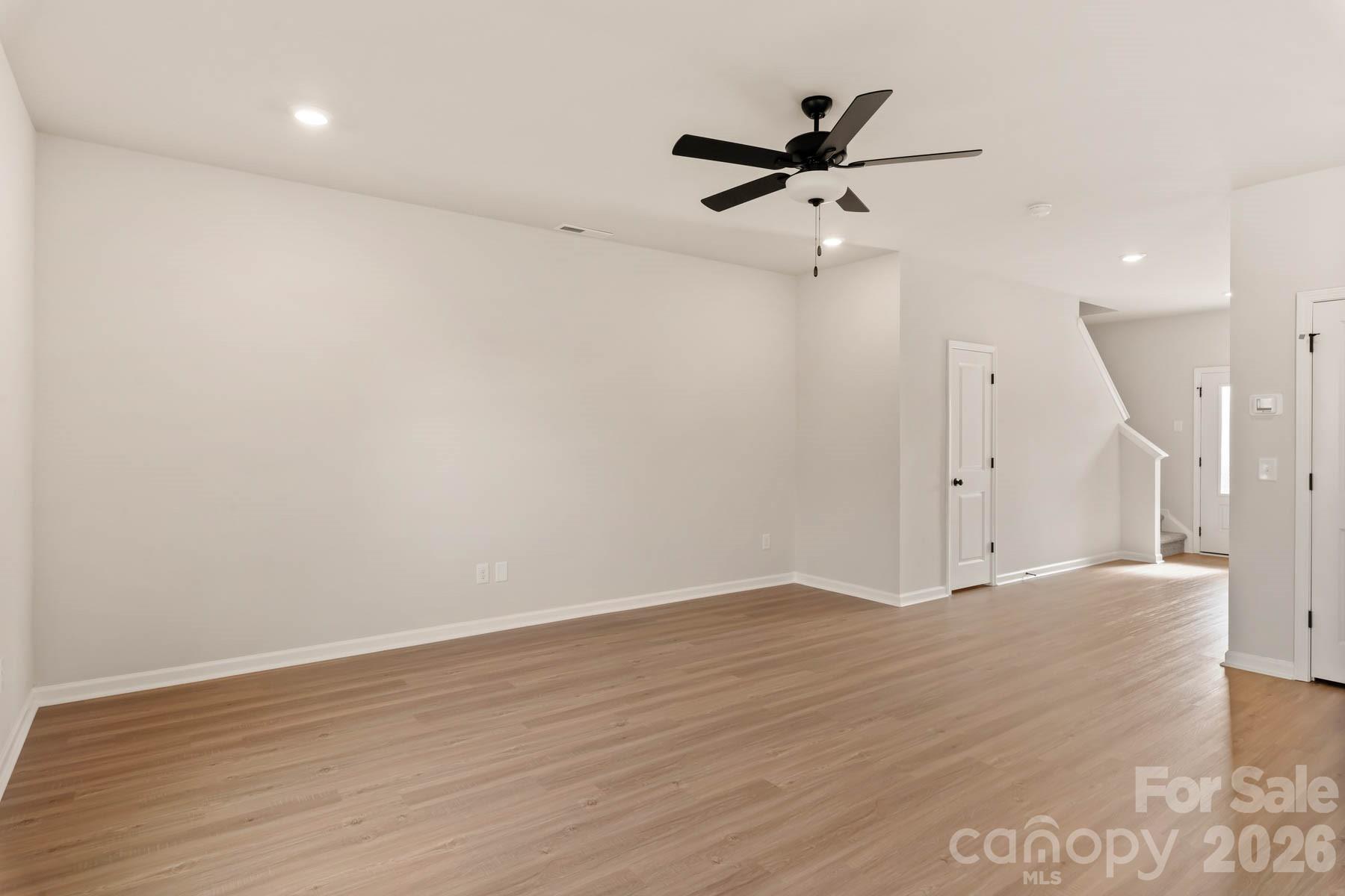 315 Limestone Terrace Property Photo 4