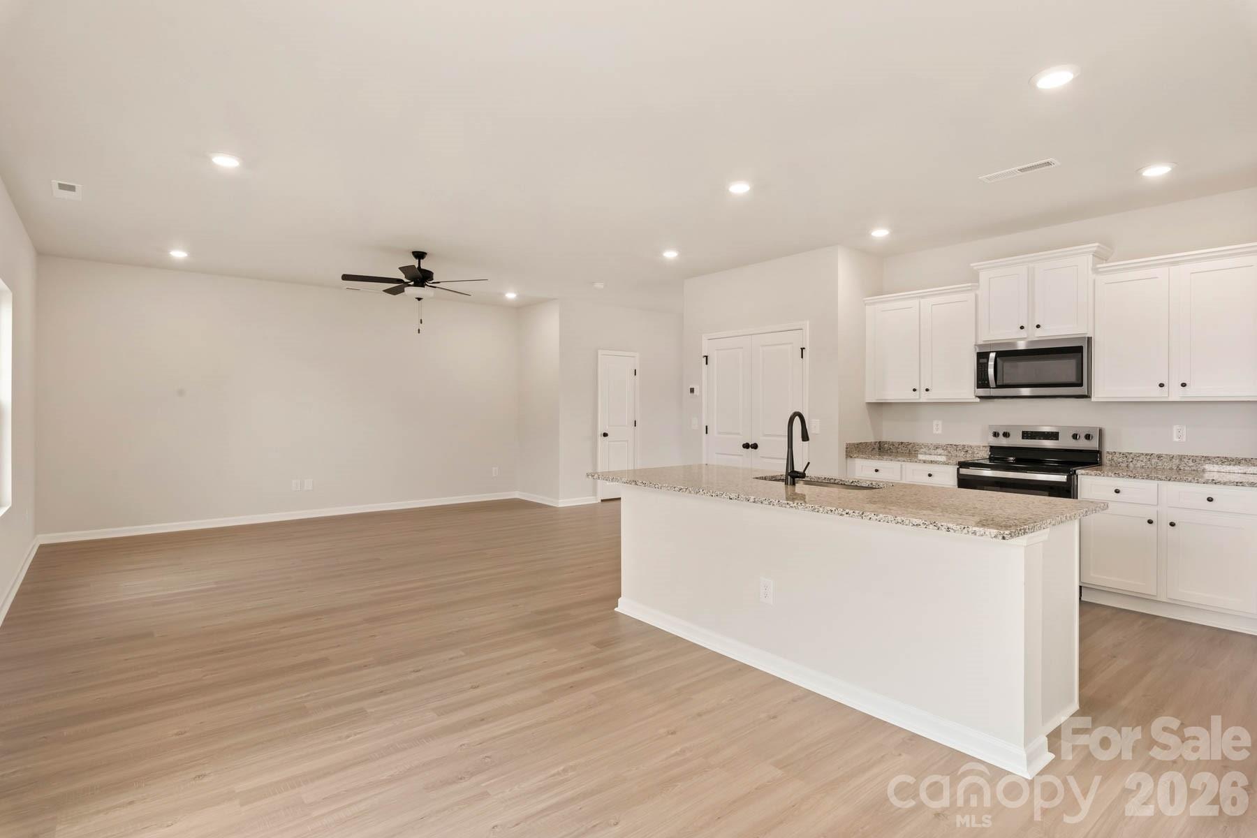 315 Limestone Terrace Property Photo 11