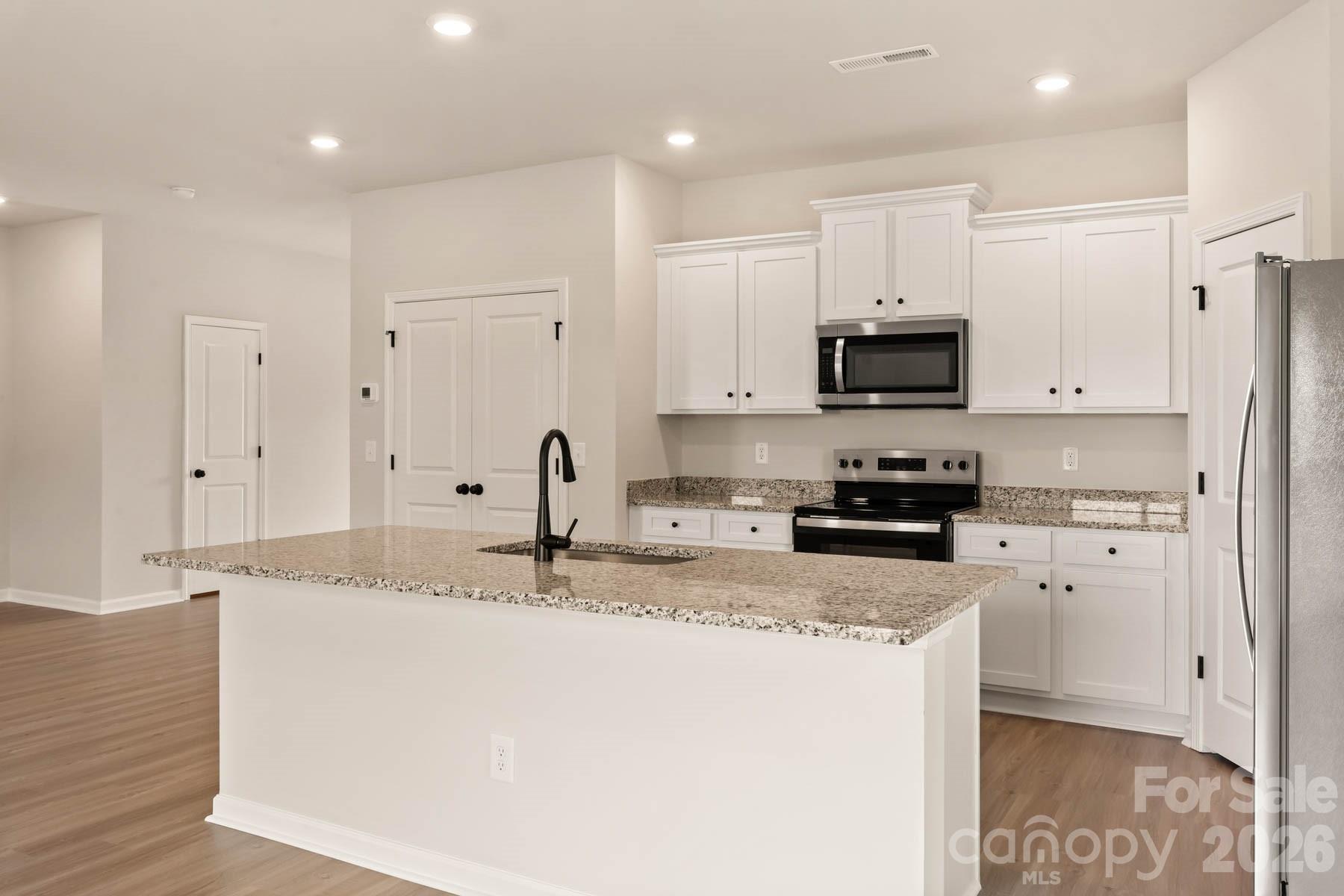 315 Limestone Terrace Property Photo 12