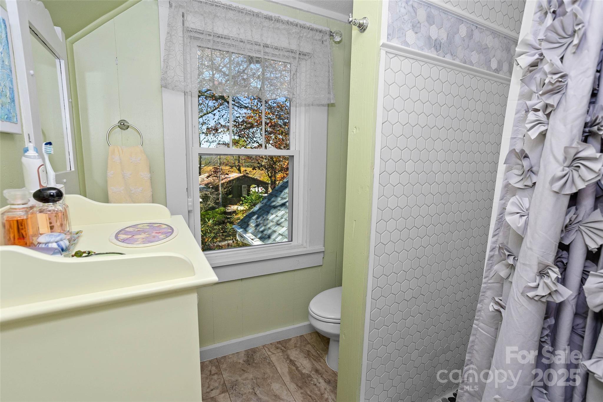 3471 & 3273 Chimney Rock Road Property Photo 30