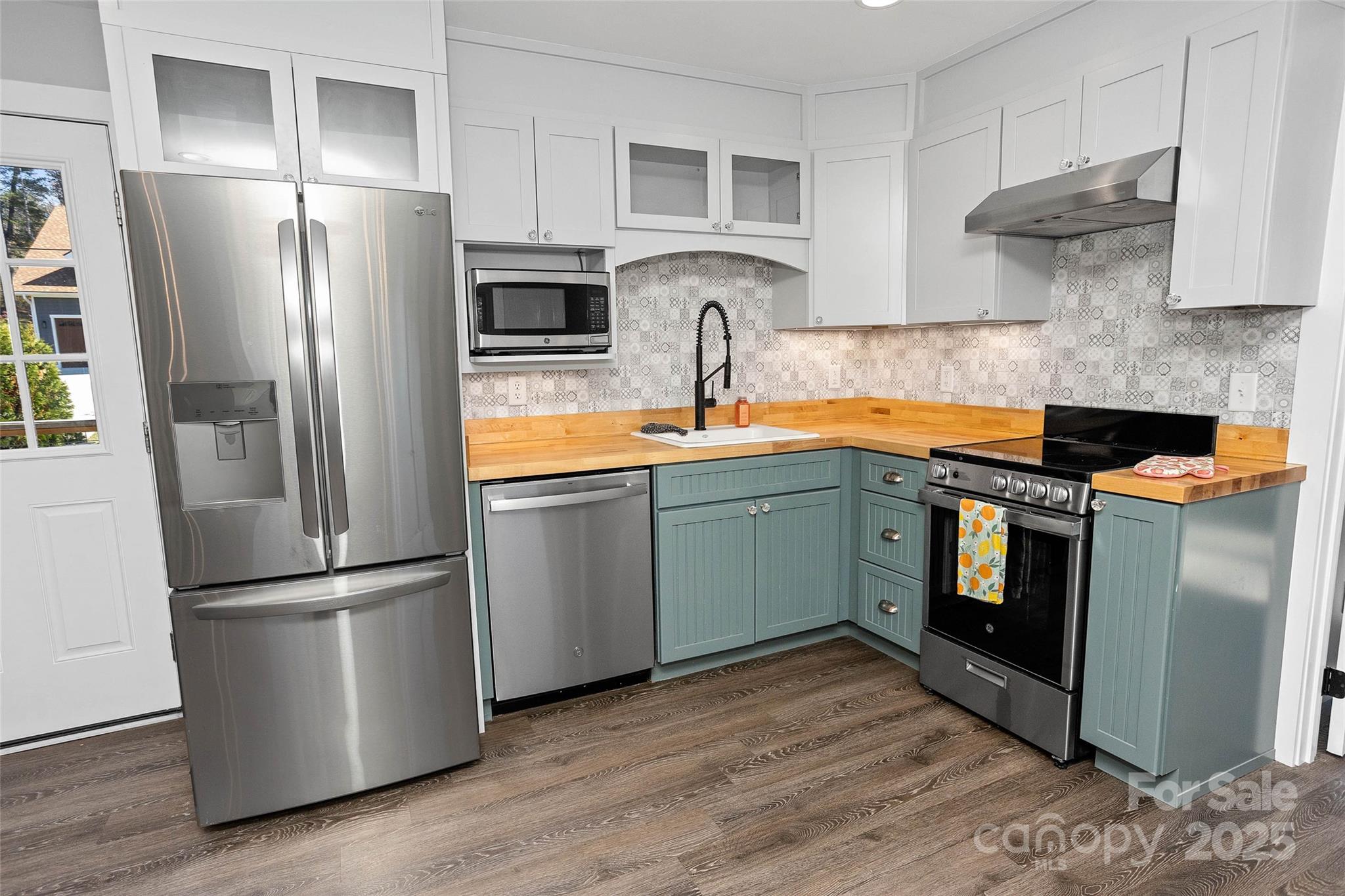 3471 & 3273 Chimney Rock Road Property Photo 38