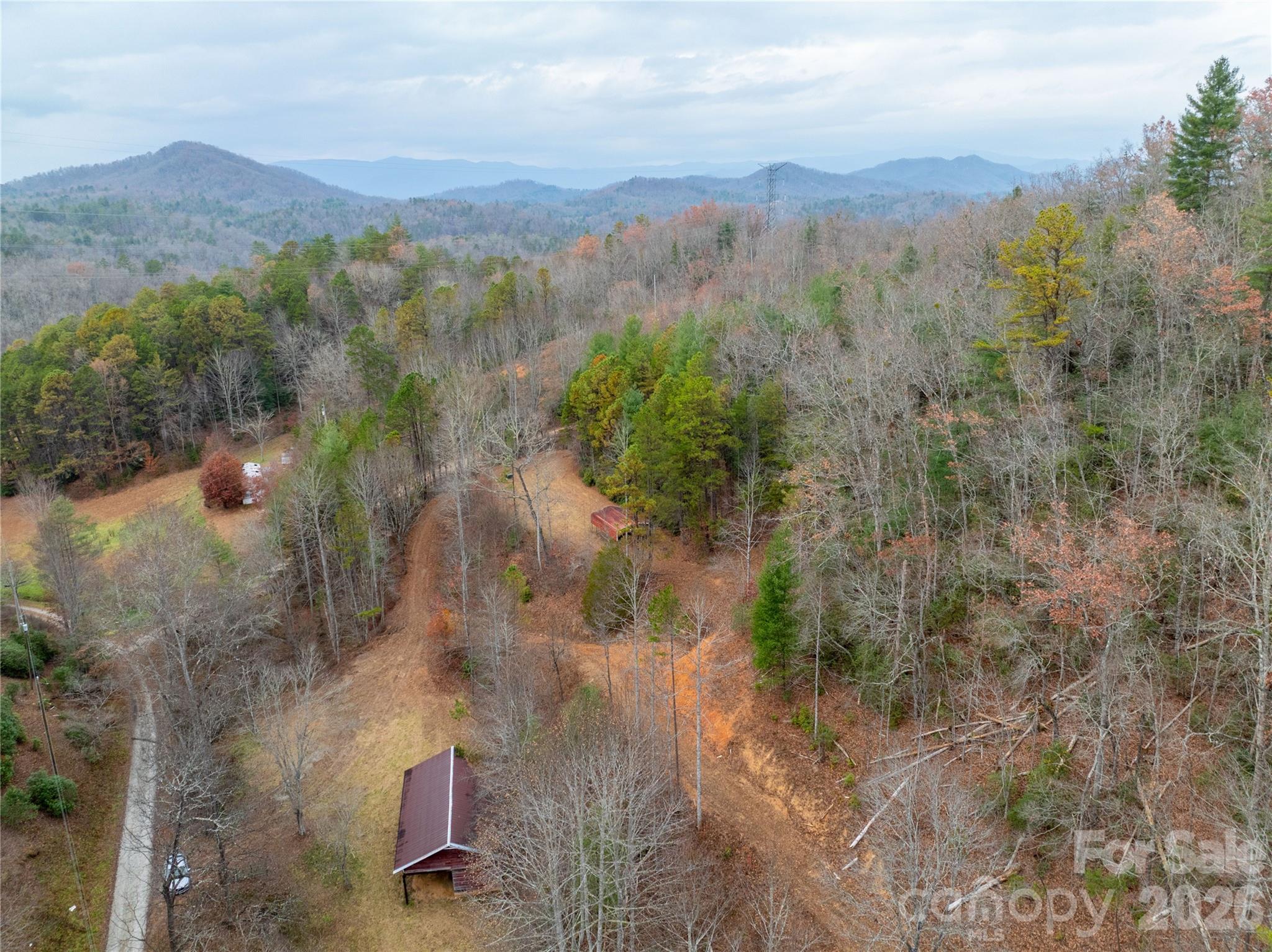 104 Robin Lane Property Photo 9