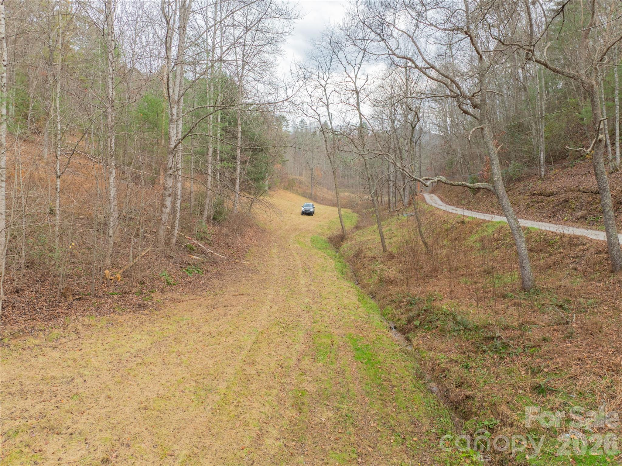 104 Robin Lane Property Photo 26