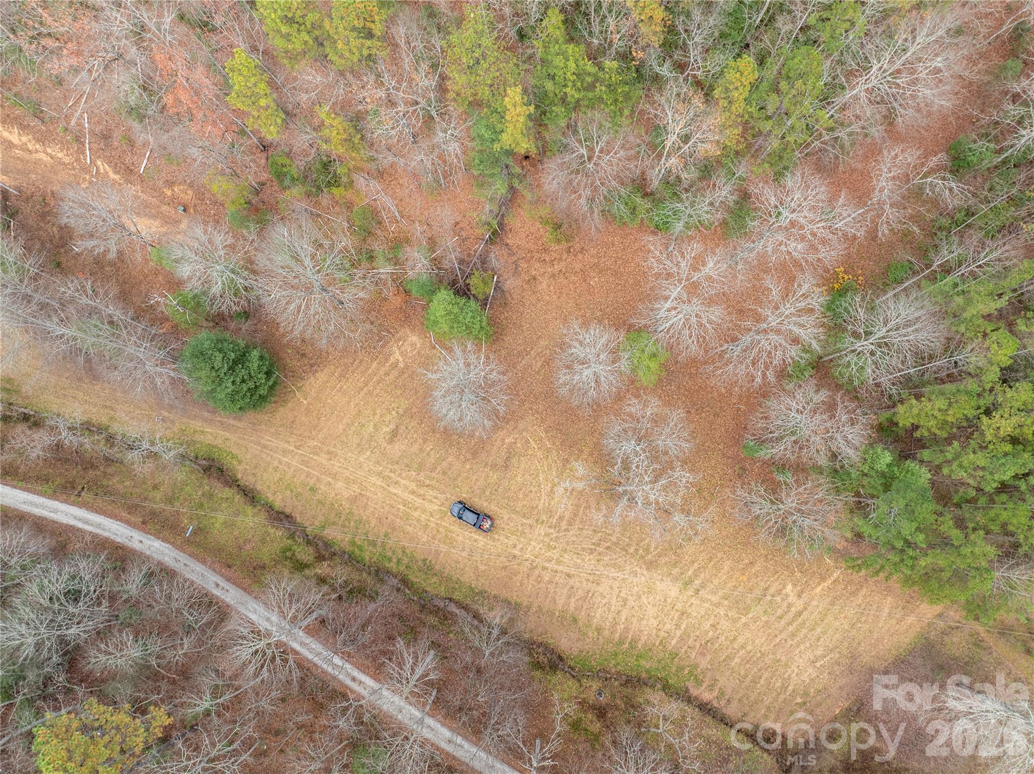 104 Robin Lane Property Photo 28