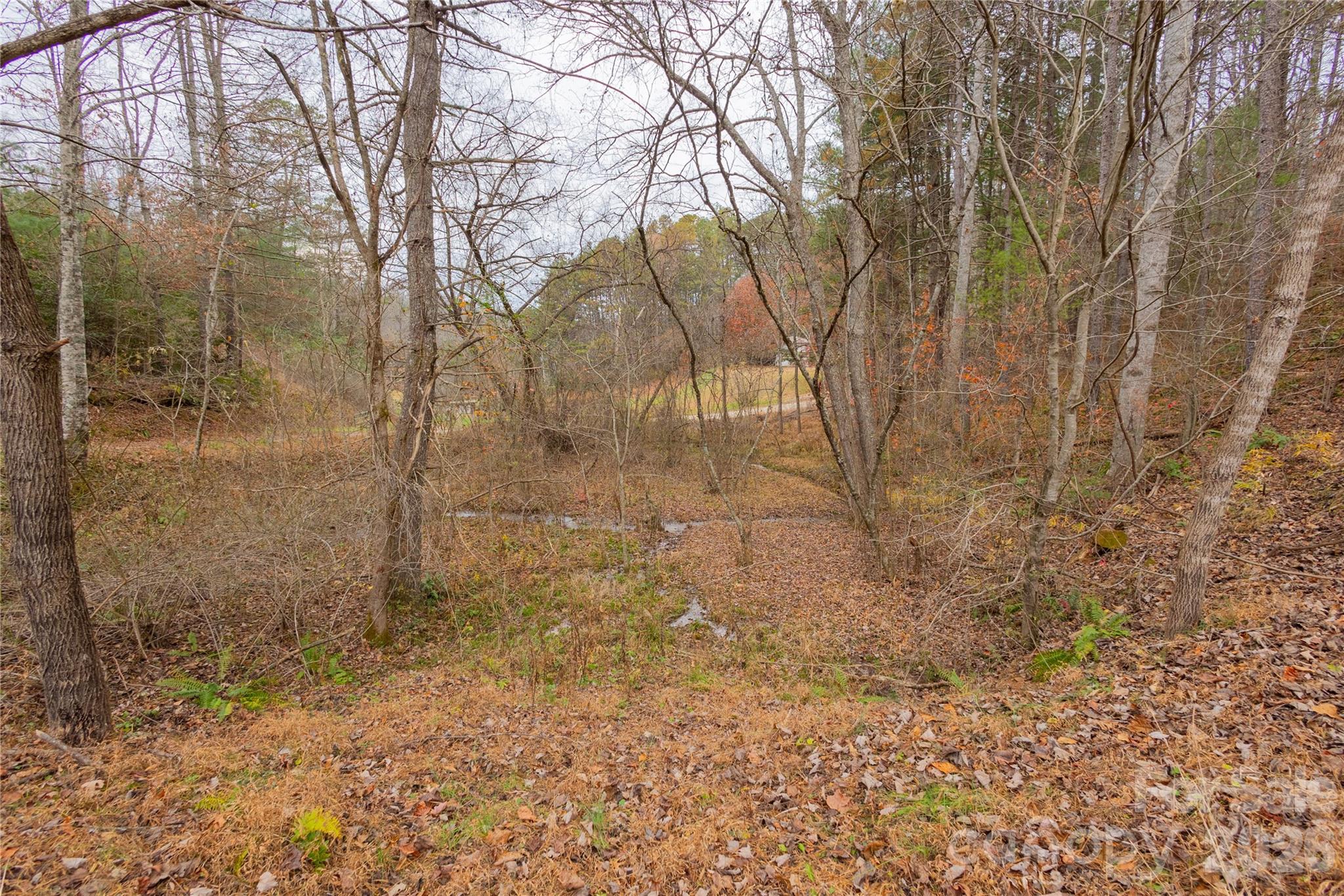 104 Robin Lane Property Photo 32