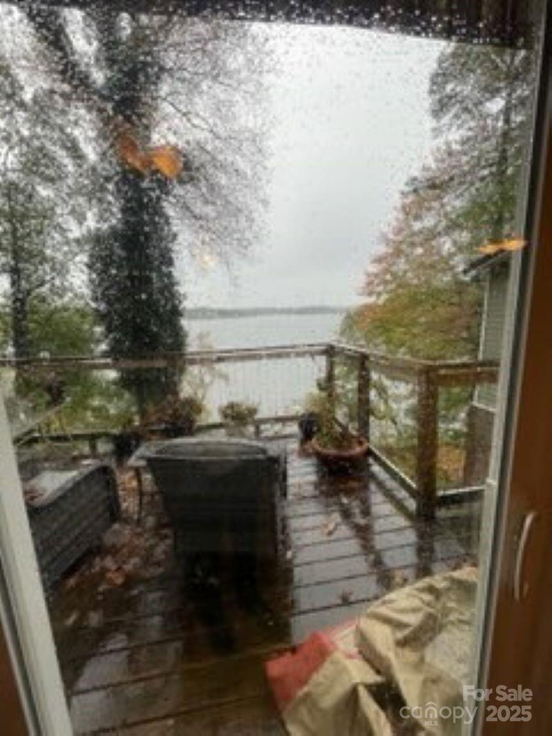 6604 Harbor Lane Property Photo 7