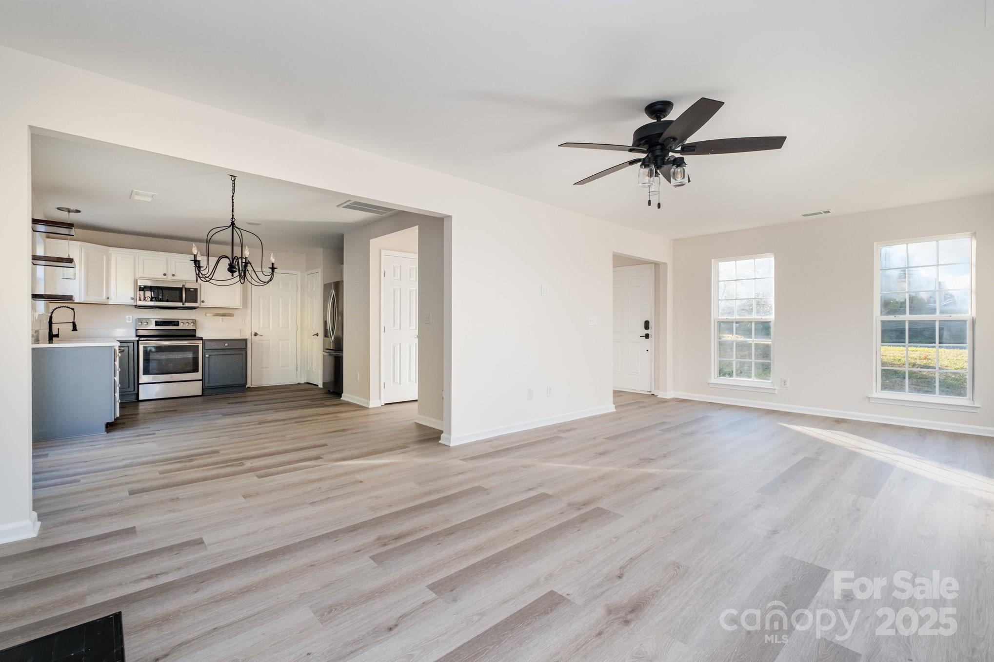 12250 Wallace Ridge Drive Property Photo 8