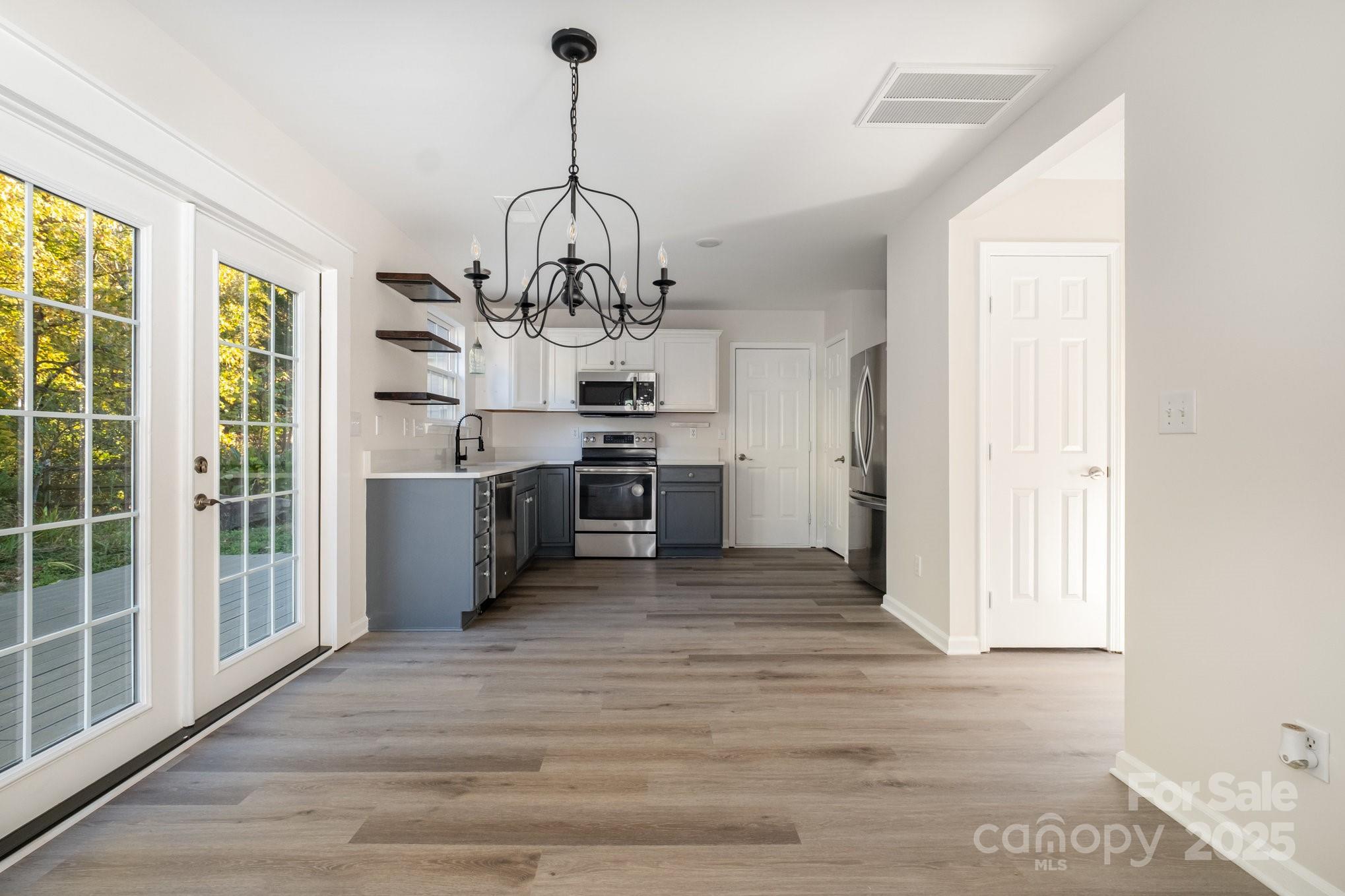 12250 Wallace Ridge Drive Property Photo 11