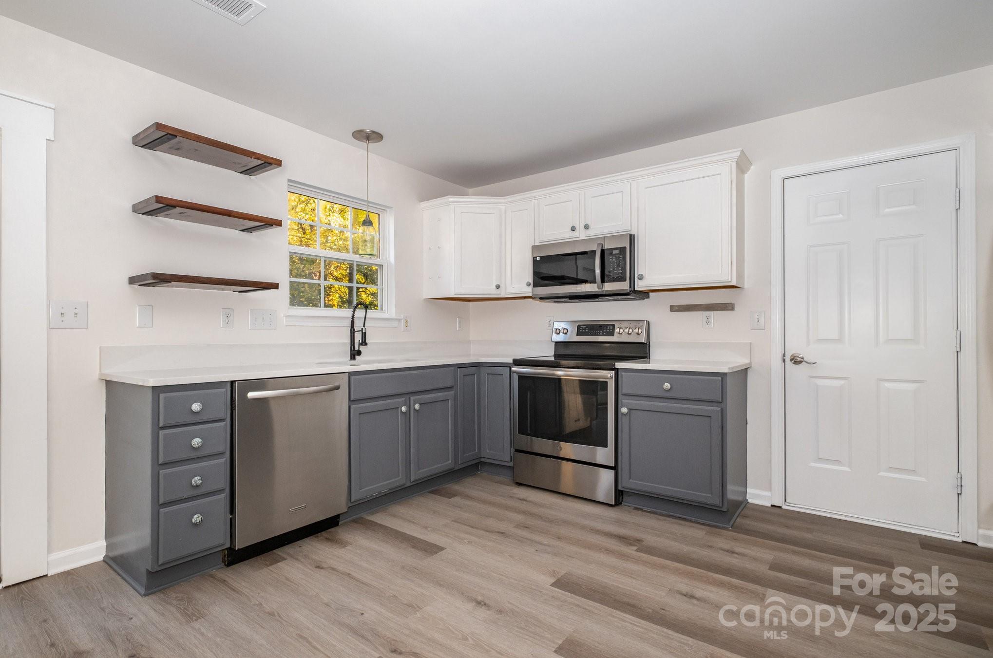 12250 Wallace Ridge Drive Property Photo 13