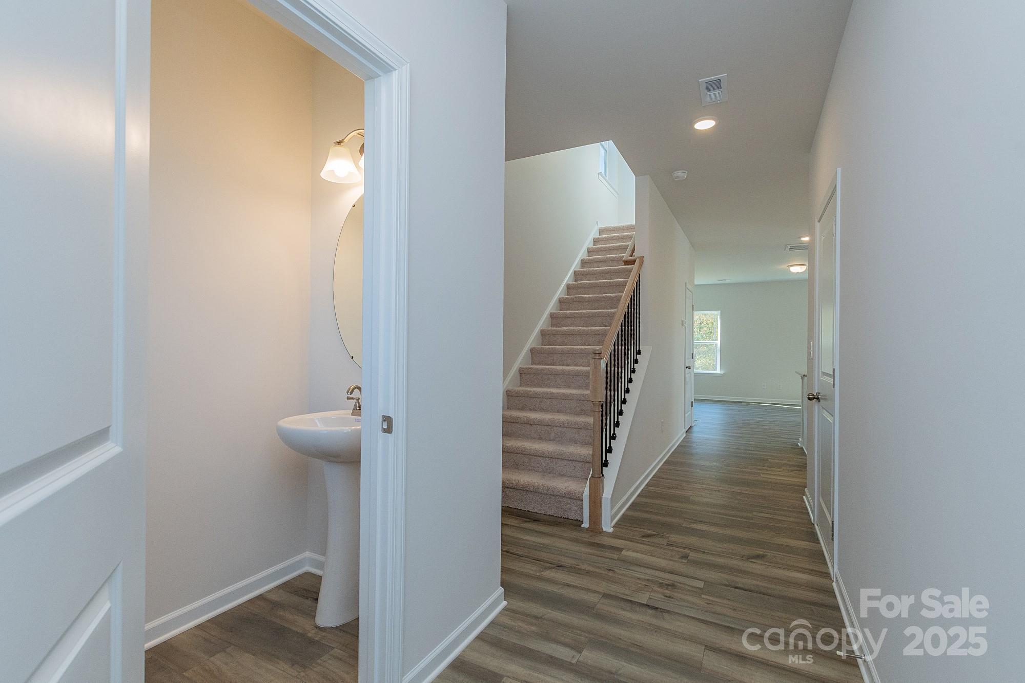 1212 Langston Lane Property Photo 6