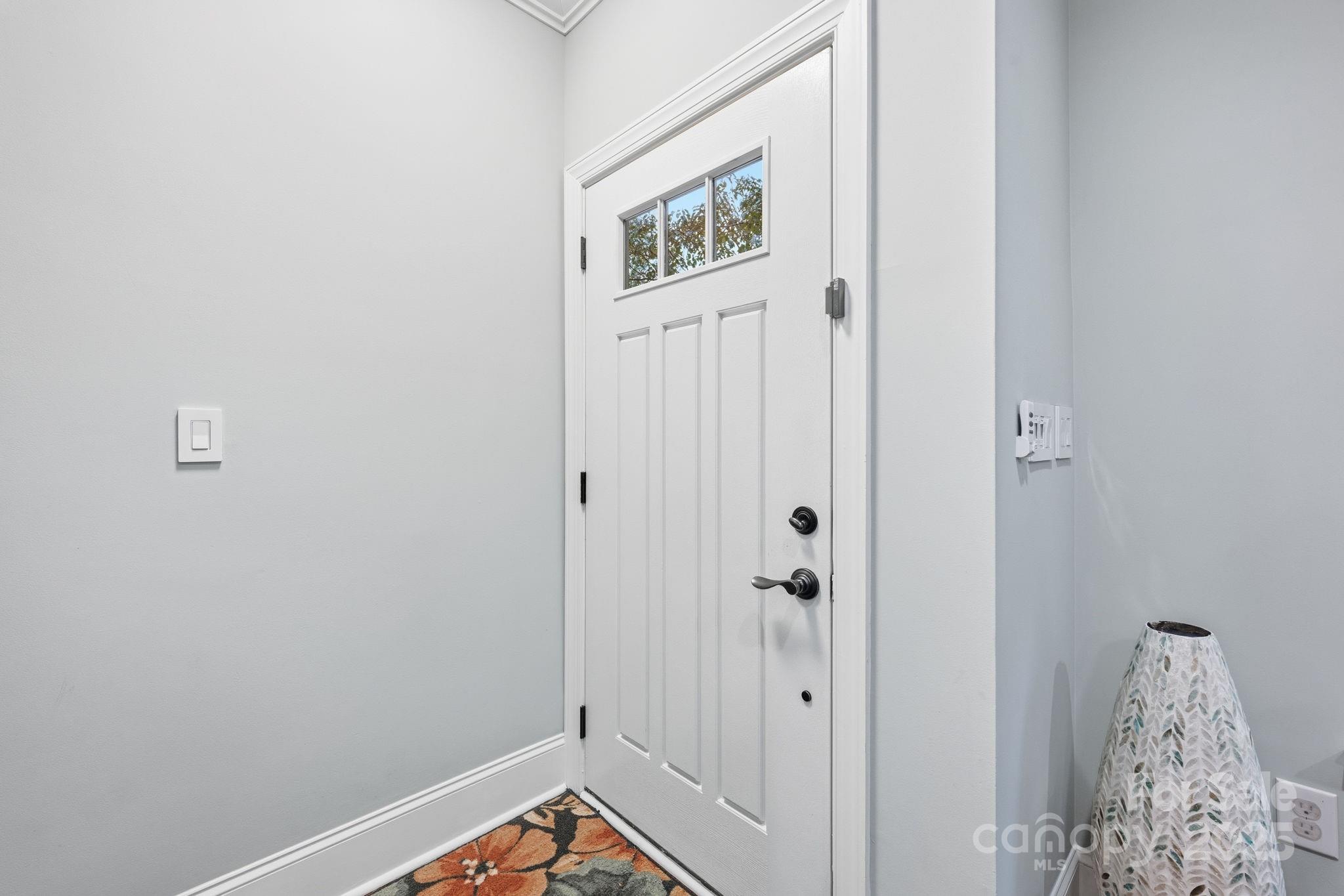 100 N Laurel Avenue 115 Property Photo 7