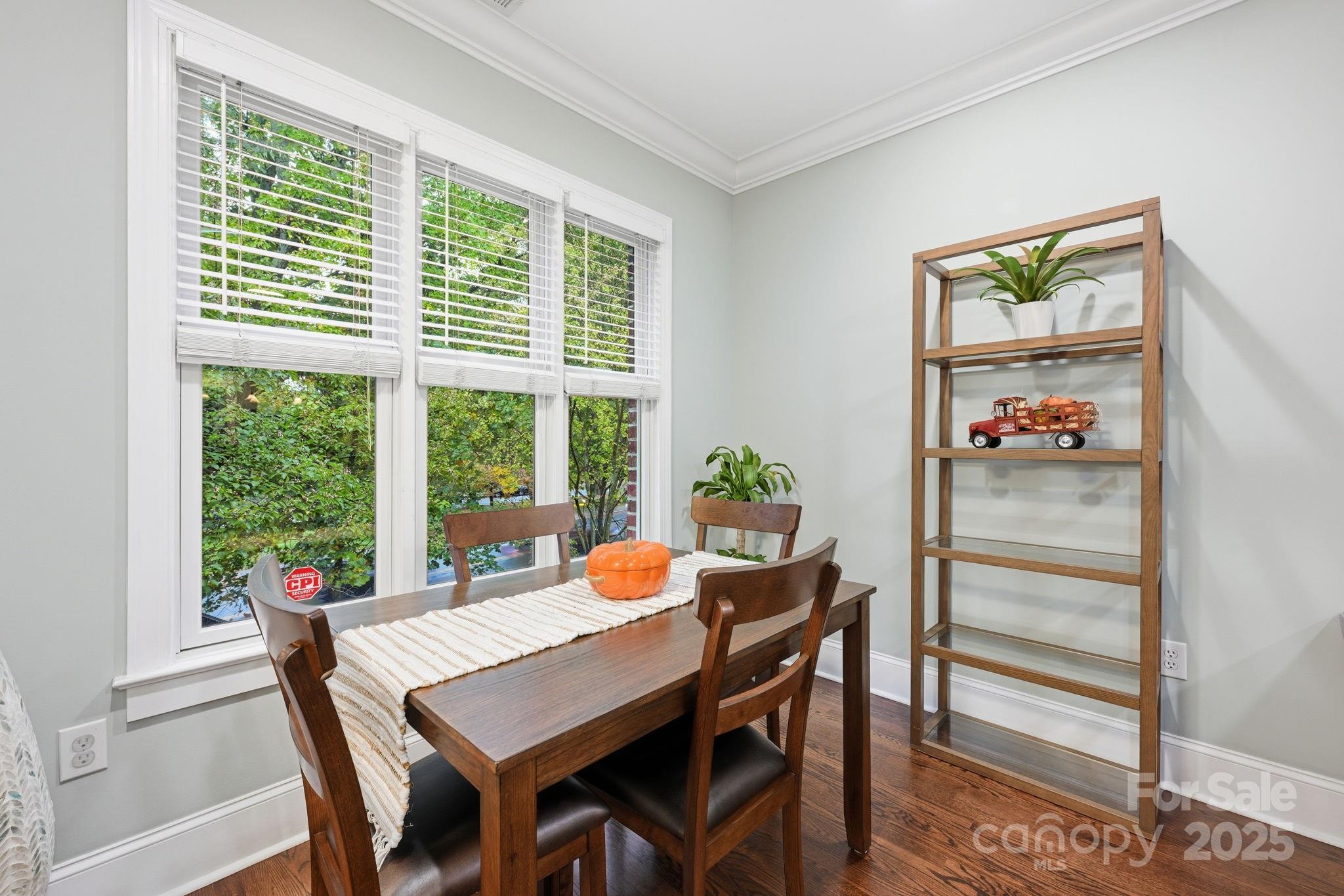 100 N Laurel Avenue 115 Property Photo 11