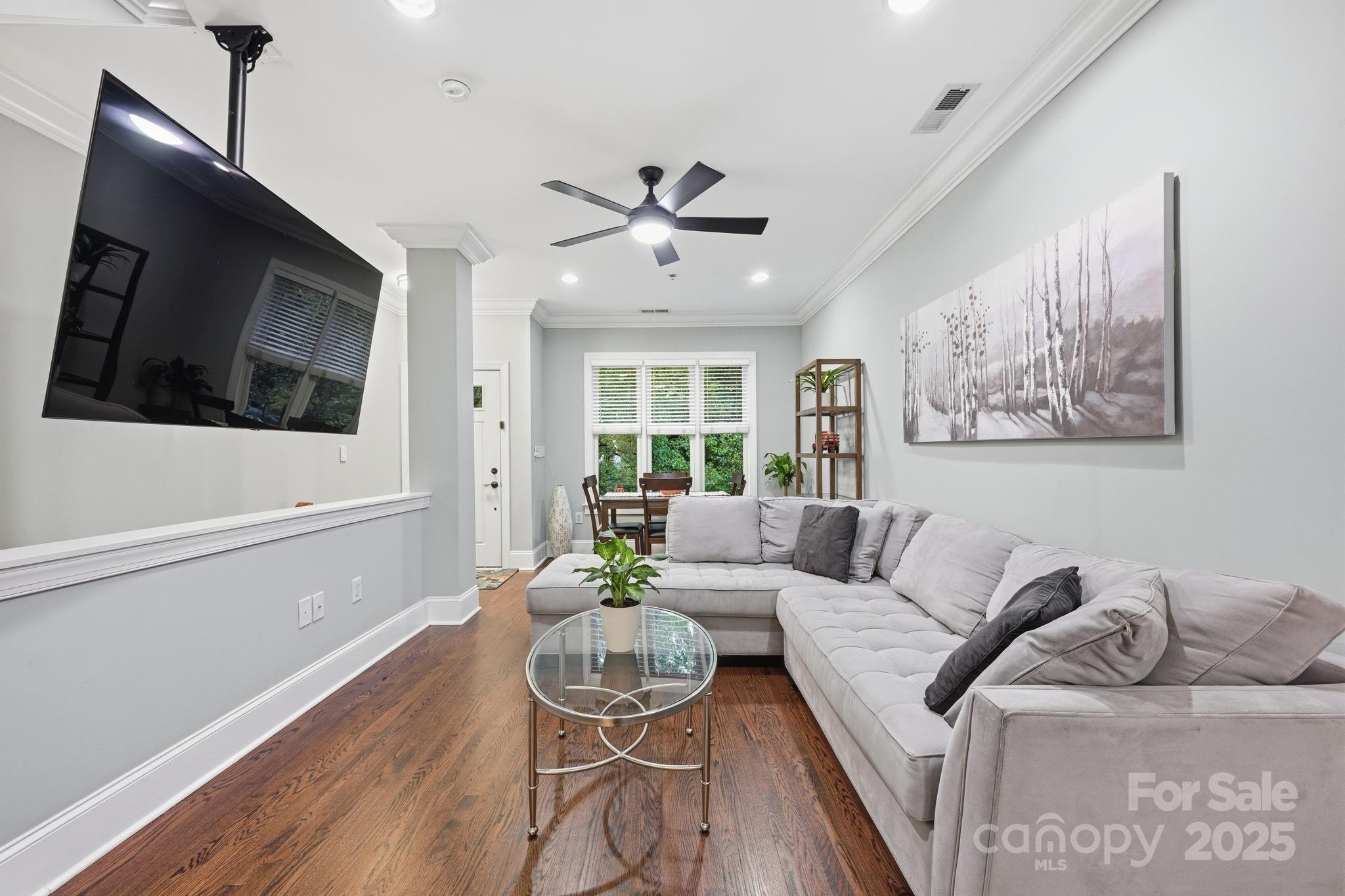 100 N Laurel Avenue 115 Property Photo 14