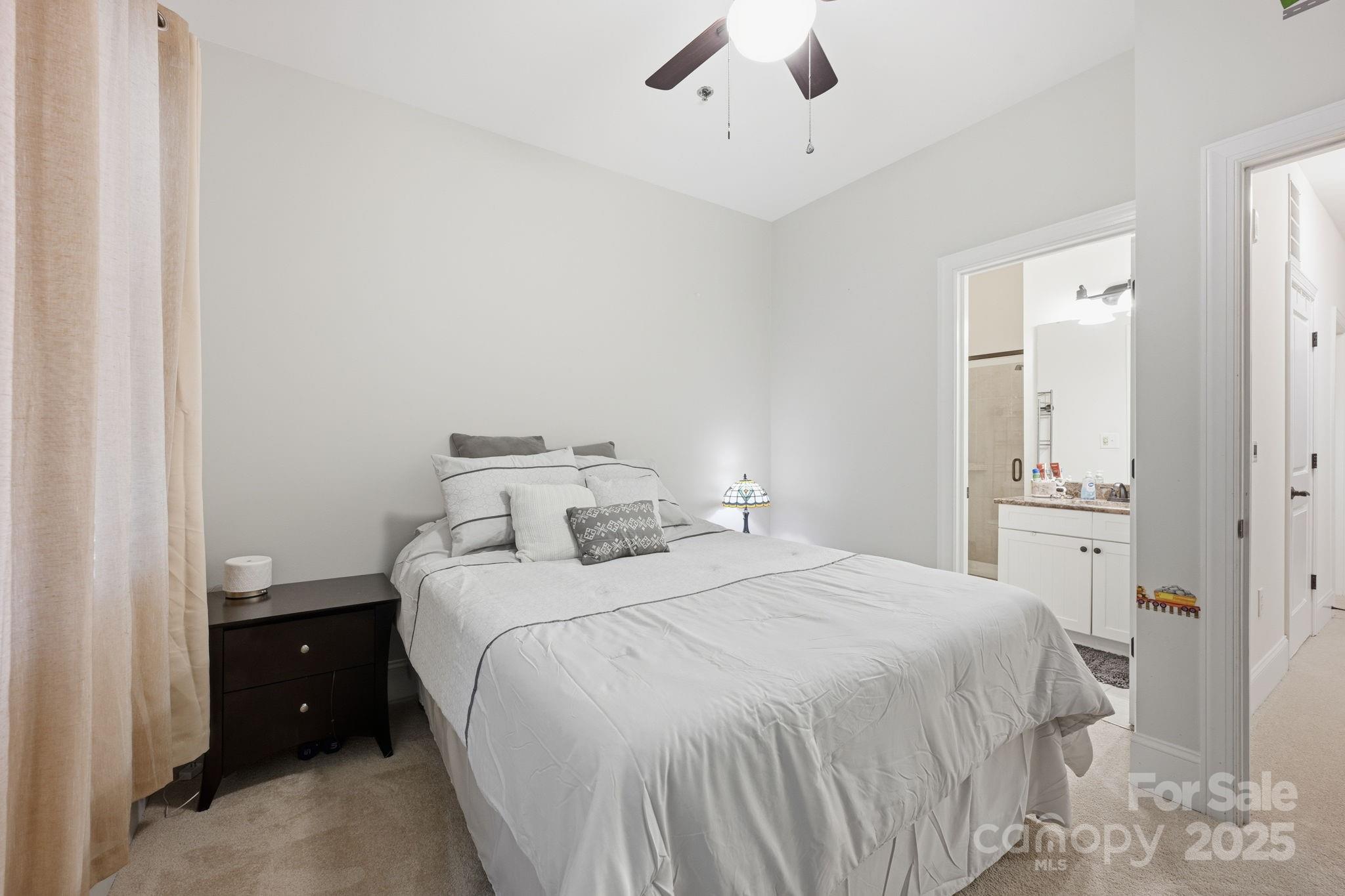 100 N Laurel Avenue 115 Property Photo 24