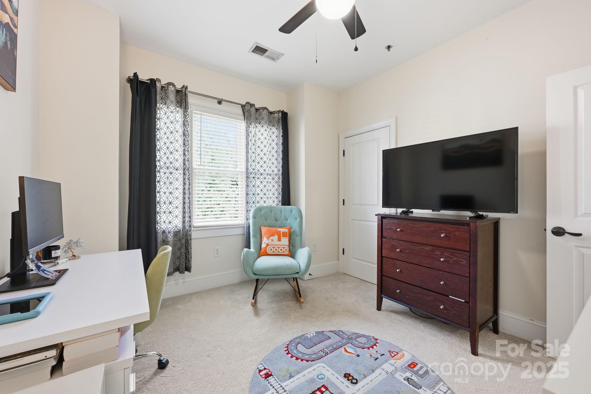 100 N Laurel Avenue 115 Property Photo 27