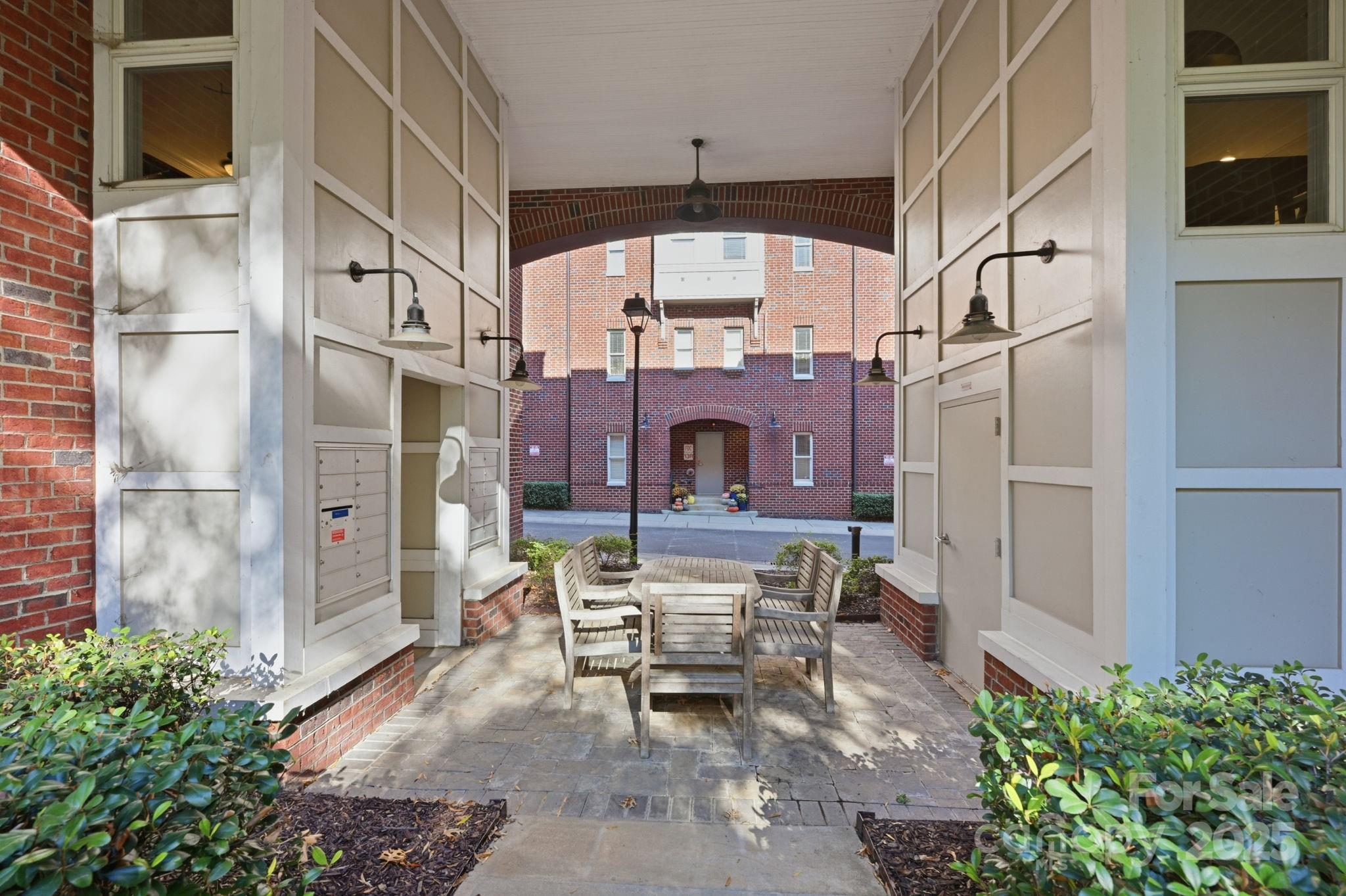 100 N Laurel Avenue 115 Property Photo 38