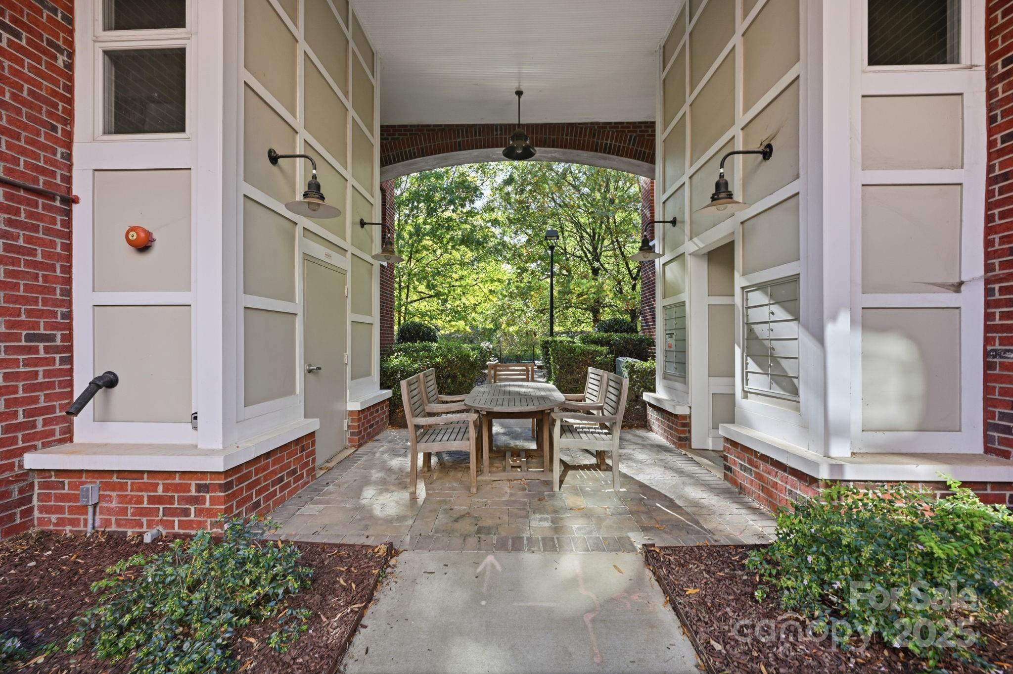 100 N Laurel Avenue 115 Property Photo 39