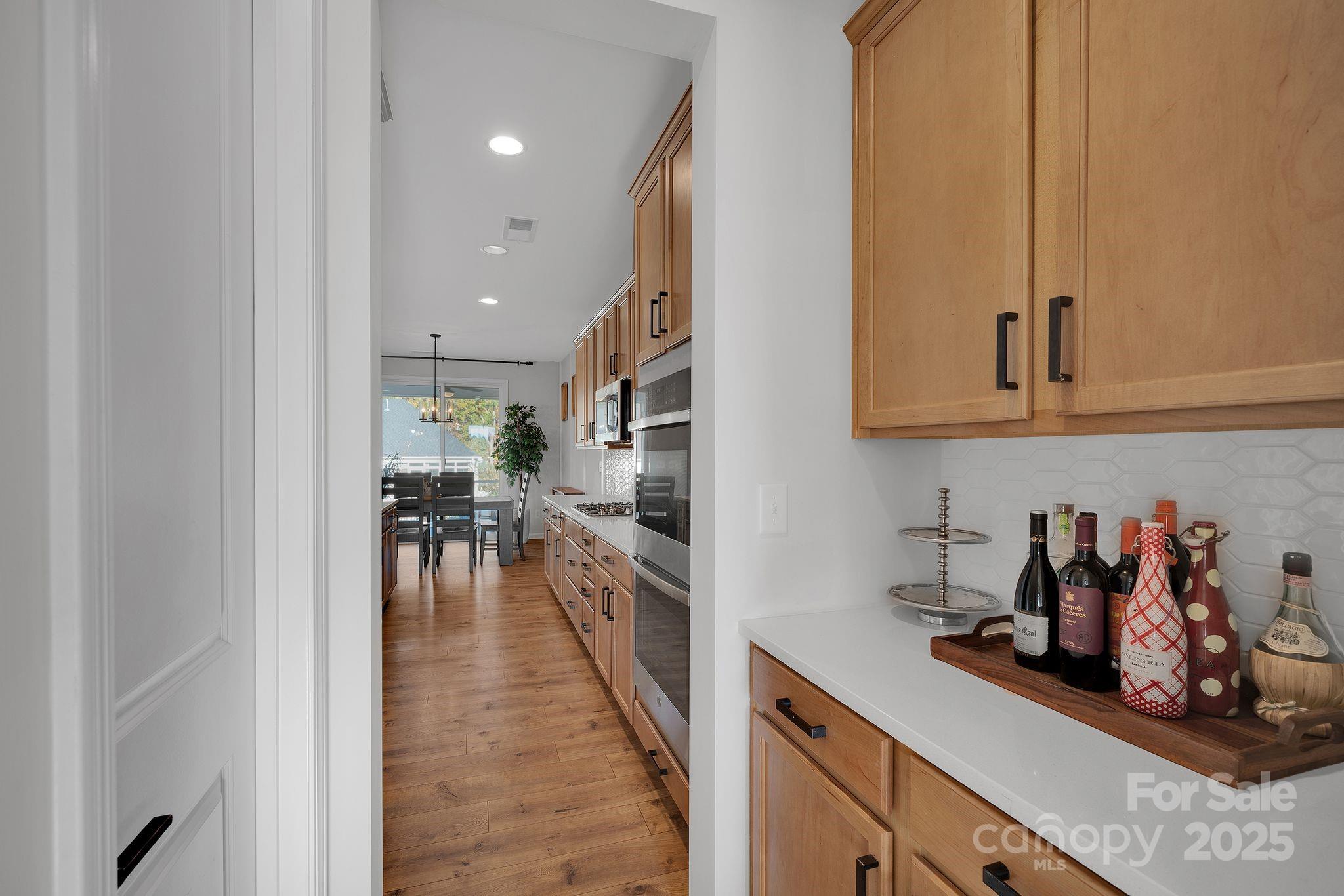 7070 Irongate Drive Property Photo 8