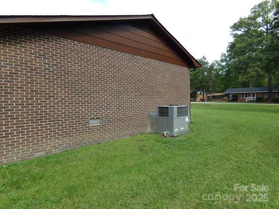 556 Roundtree Circle Property Photo 15