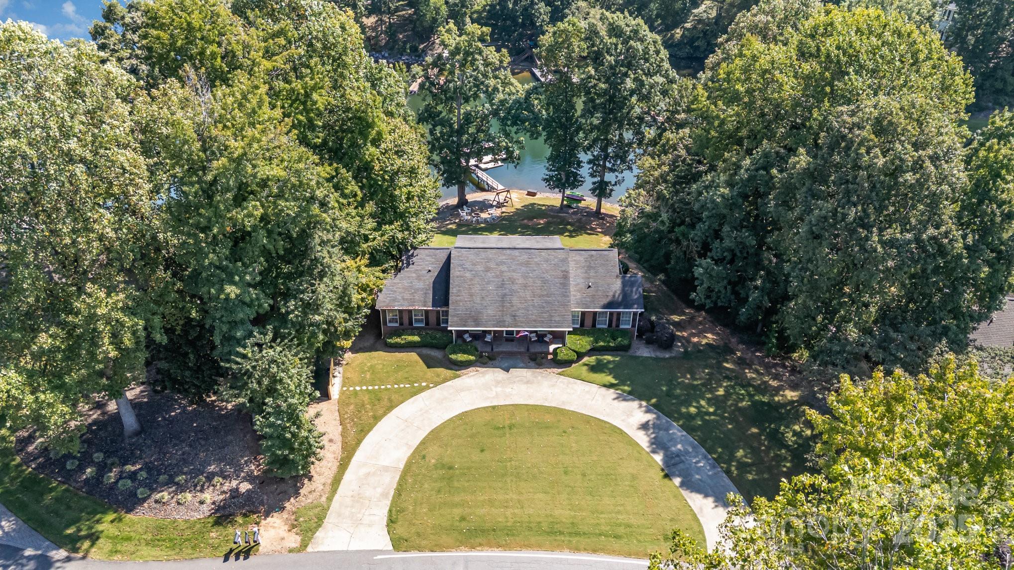 242 Waddell Road Property Photo 3