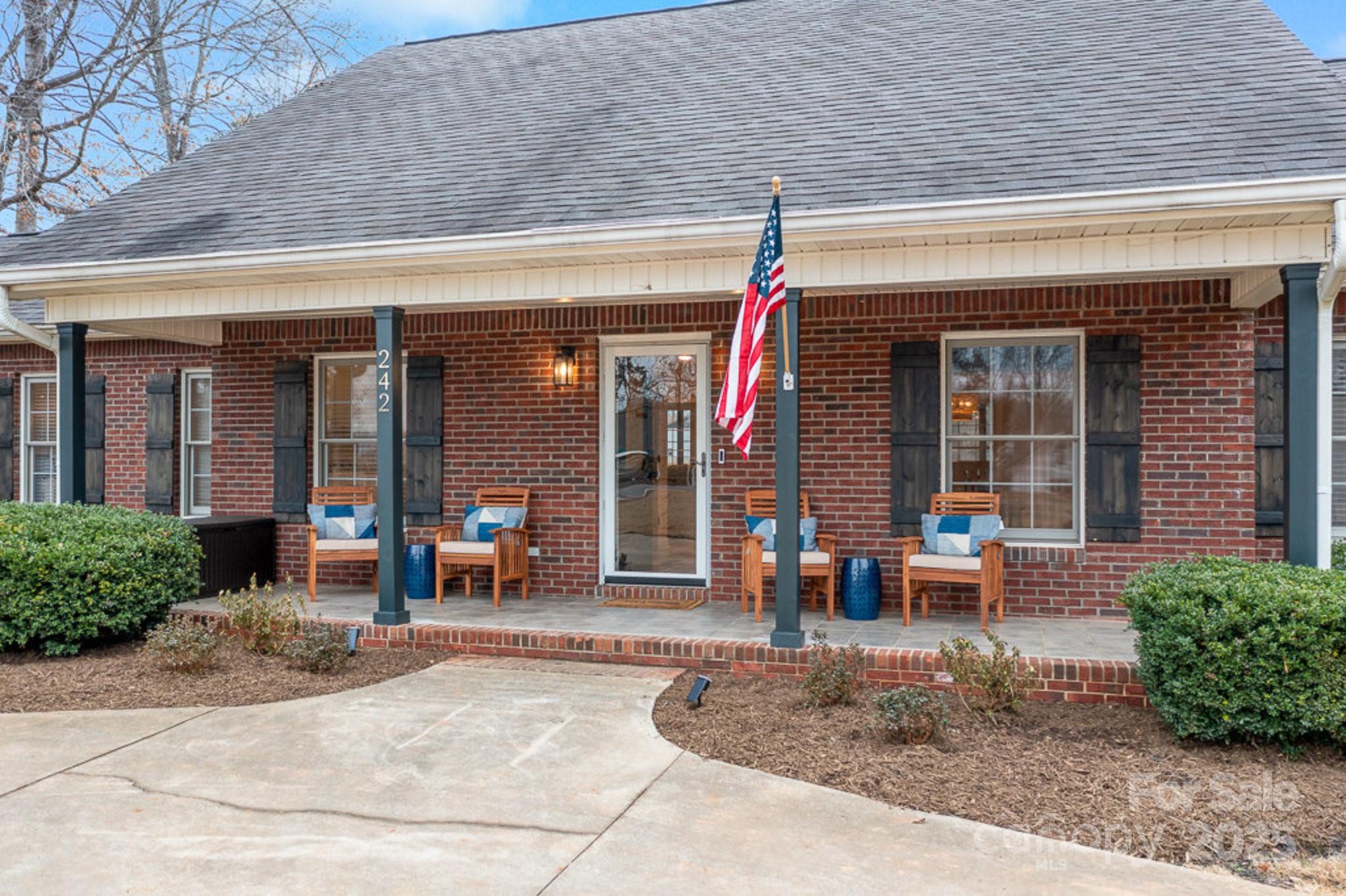 242 Waddell Road Property Photo 7